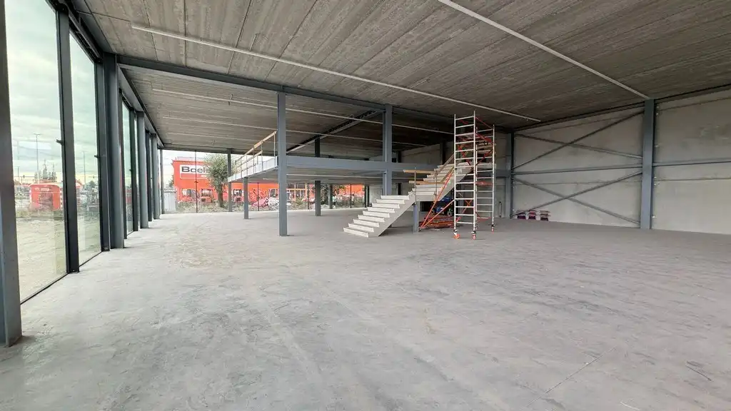 Nieuwbouw showroom met magazijn te huur aan A12 in Aartselaar foto 7