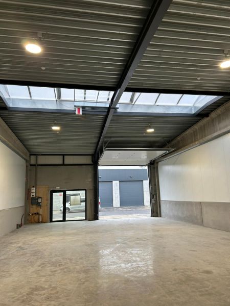 Nieuwbouw KMO-unit – 180 m² magazijn met 2 parkeerplaatsen foto 5