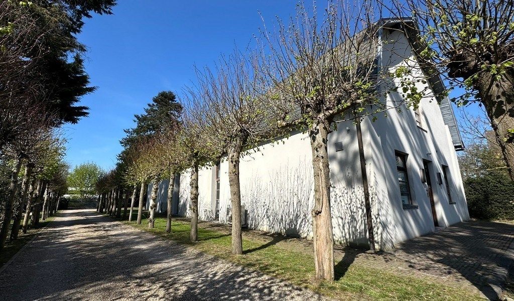 Ingedeeld kantoor te huur in standalone kantoorgebouw in Deurle foto 19