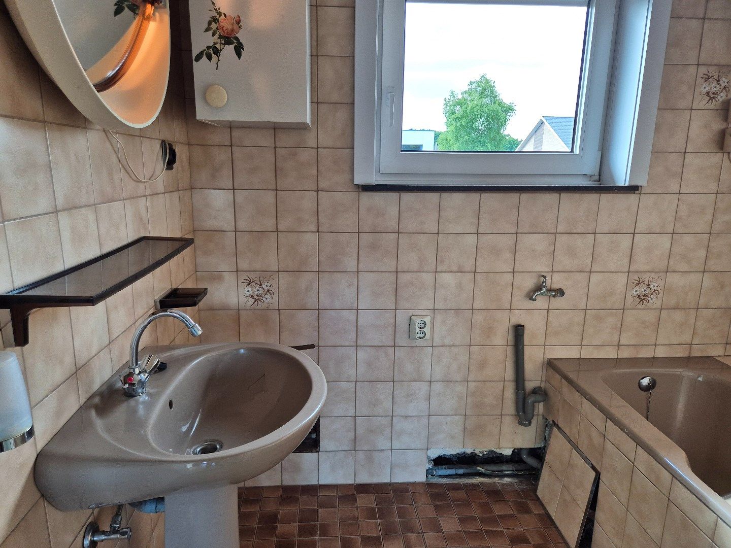 Te koop met BOD - te renoveren woning met 3 slaapkamers in Maasmechelen foto 15