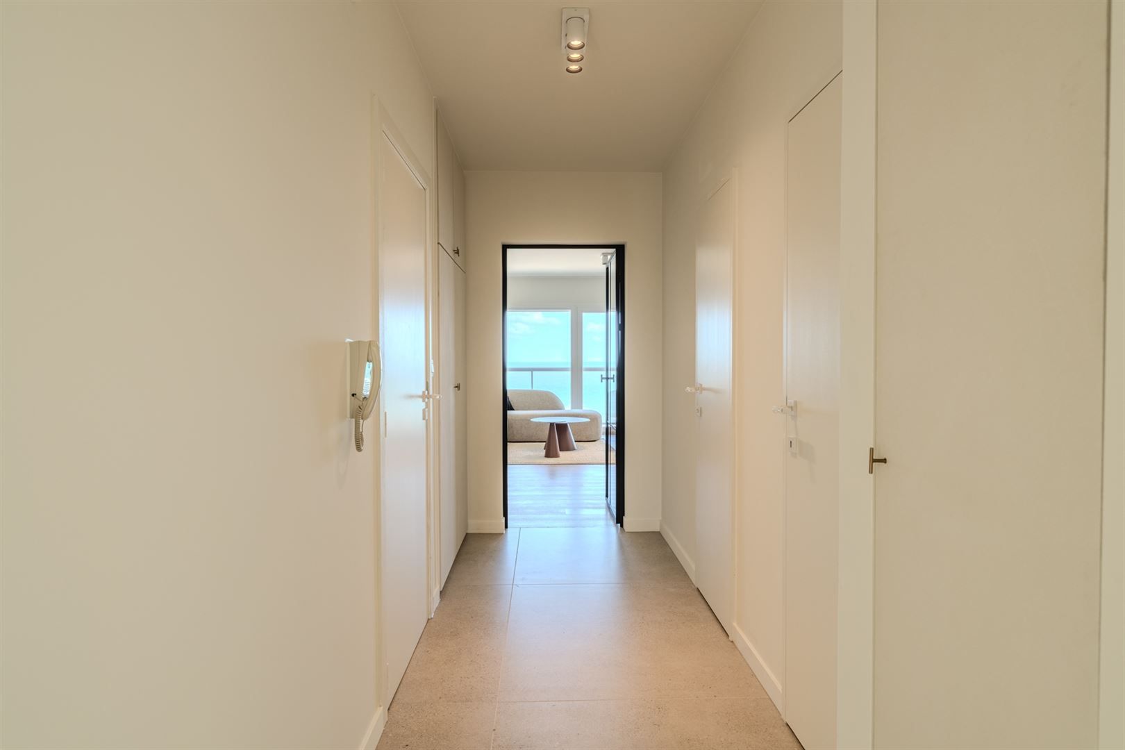 gerenoveerd appartement met zee en duinzicht foto 13