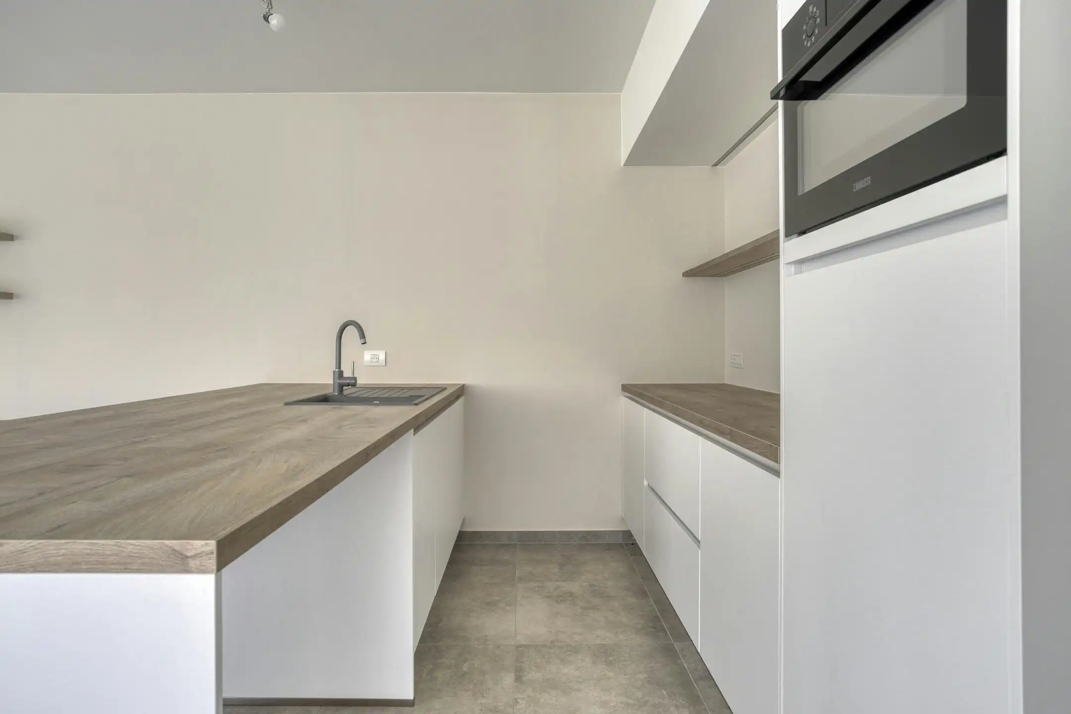 Modern appartement met mogelijkheid tot kantoor of praktijk foto 6