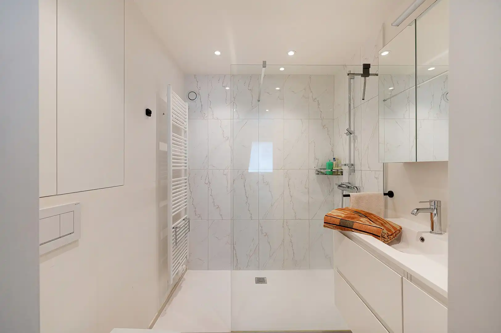 Prachtig gerenoveerd hoekappartement aan het Rubensplein. foto 14