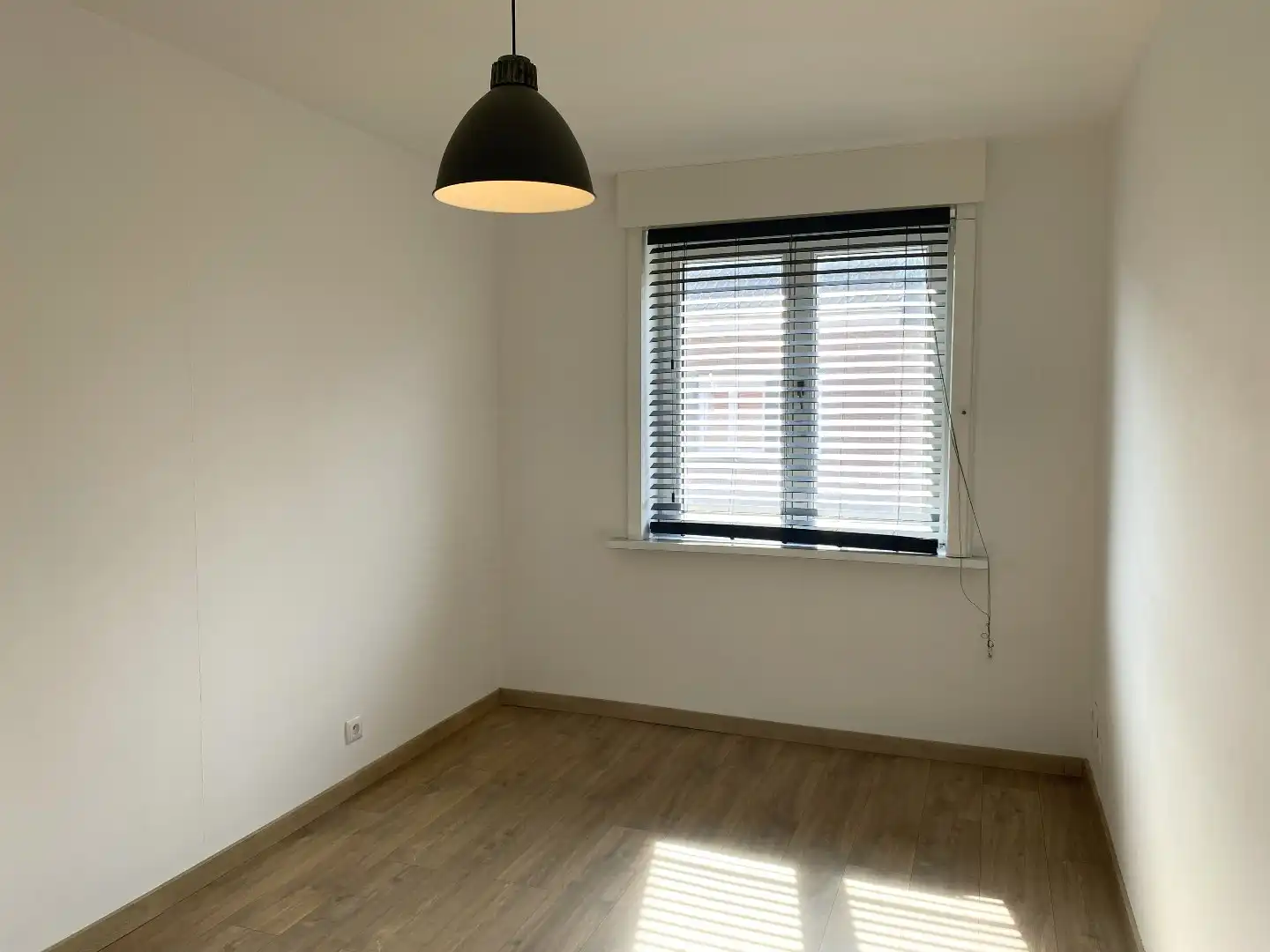 RIJWONING MET 3 SLAAPKAMERS EN TUIN NABIJ HET CENTRUM foto 10