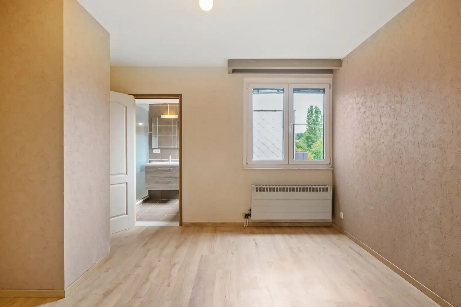 Ruim, instapklaar duplexappartement met 3 slaapkamers en 2 terrassen in centrum Lint foto 11