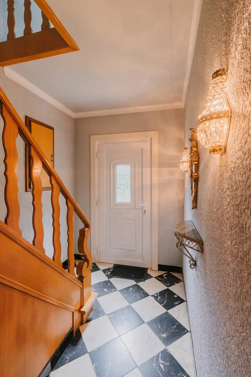 Charmante, te renoveren woning in mooie doodlopende straat foto 3