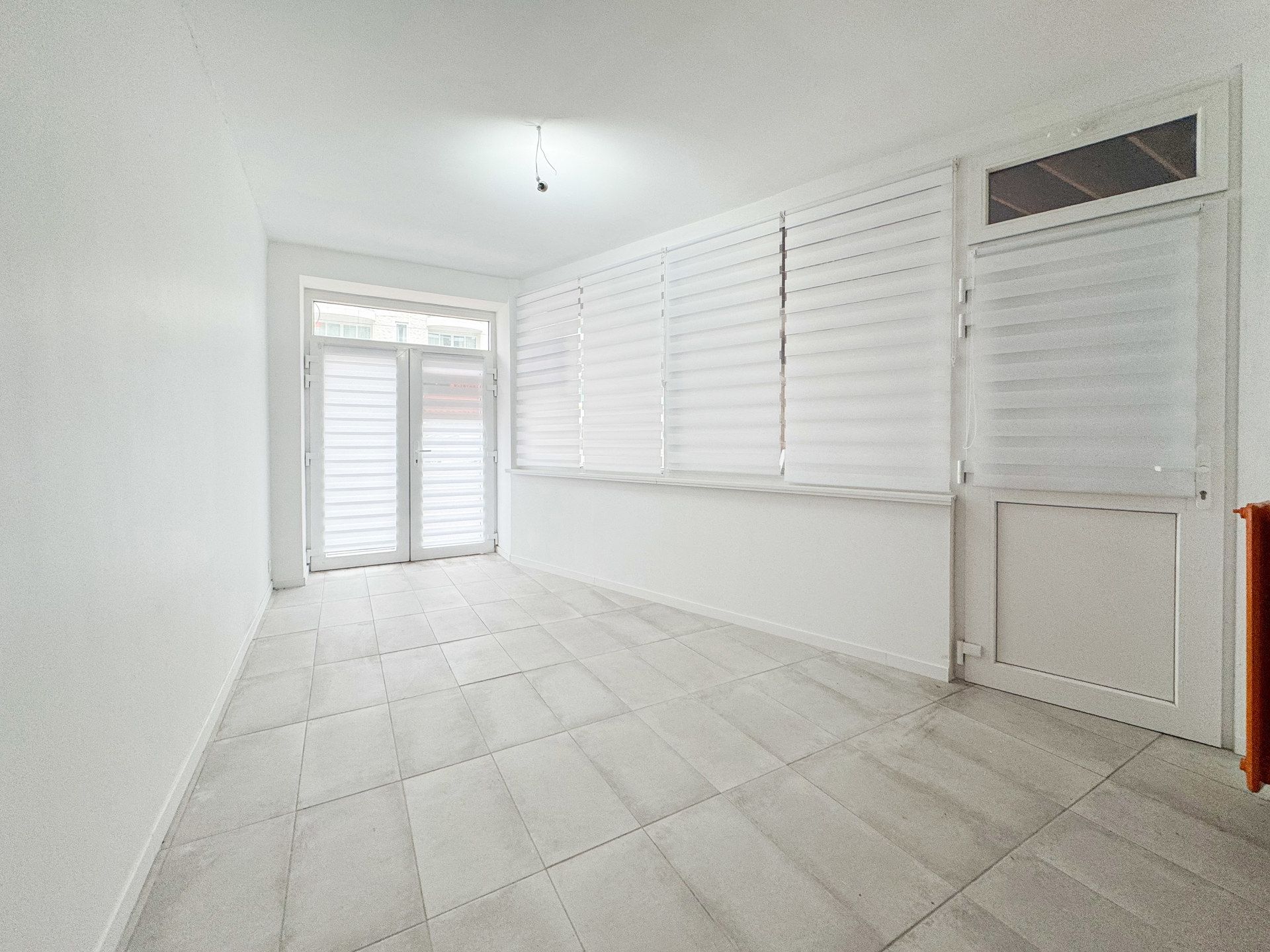 Ruim gelijkvloers pand met talloze mogelijkheden foto 11