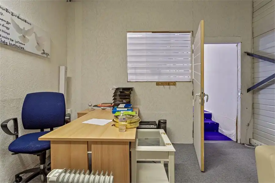 Bedrijfshal te koop in Geel via overdracht van aandelen foto 20