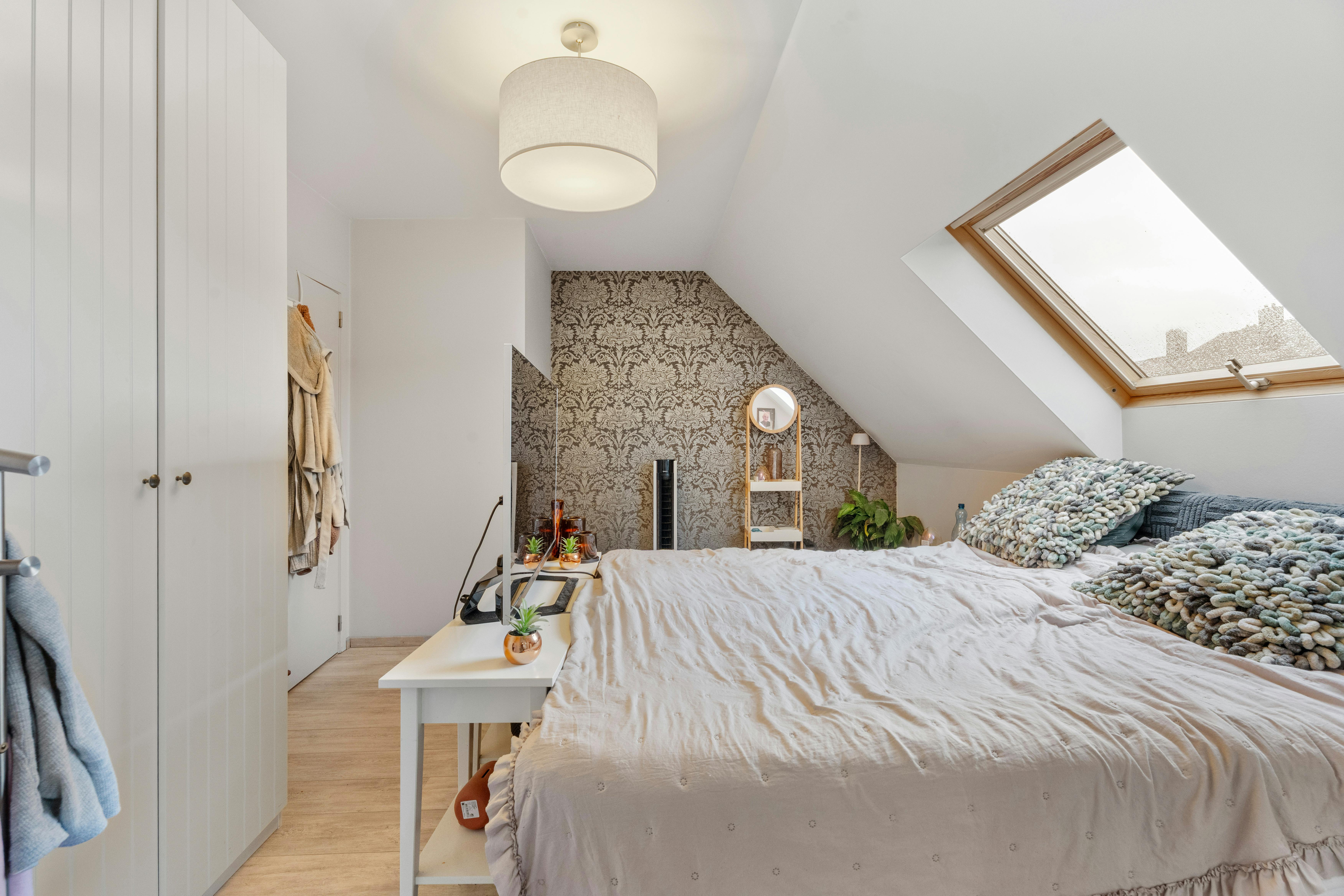 Instapklaar appartement met garage in centrum Ieper  foto 12