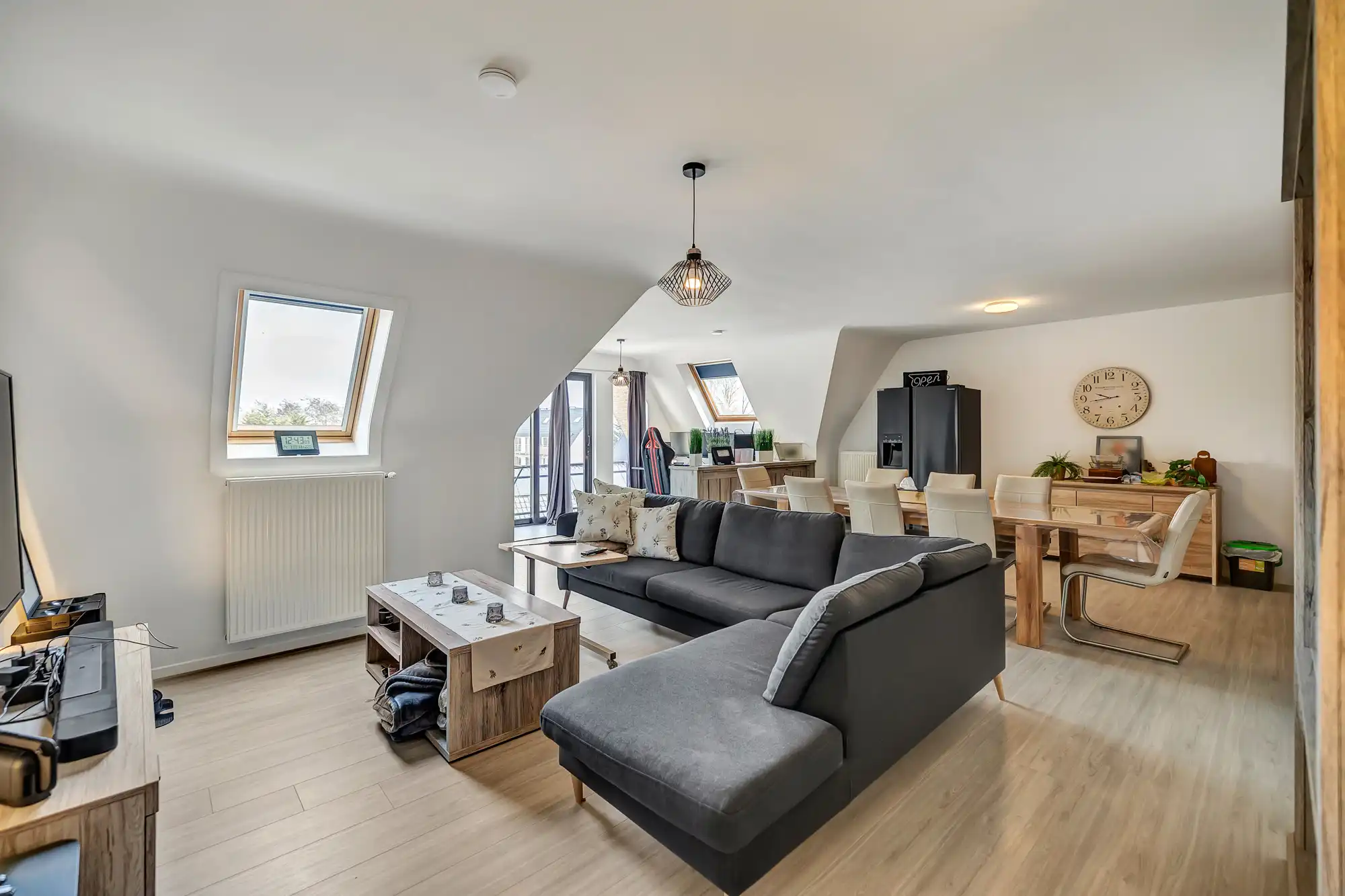 Gerenoveerd appartement met twee slaapkamers en staanplaats foto 7