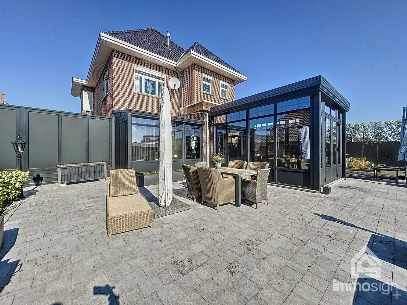 Exclusieve woning voorzien van dubbele garage en bedrijfshal op de Nederlandse grens foto 43