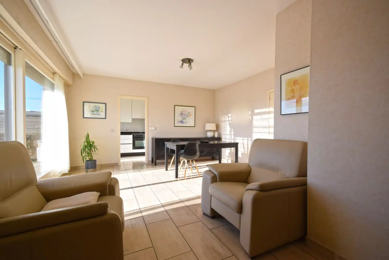 Instapklaar dakappartement met twee ruime terrassen en garage  foto 2