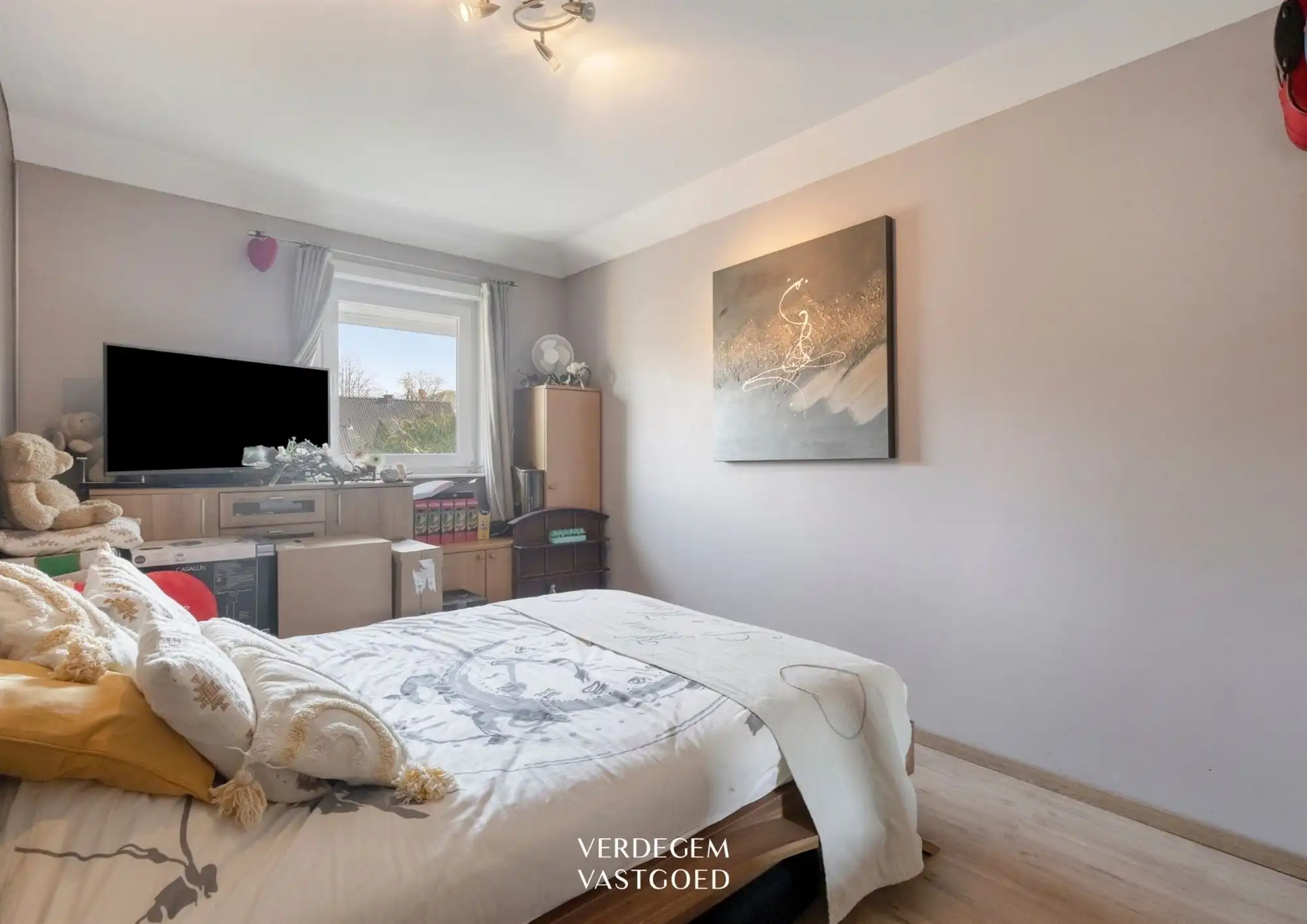 Knappe gezinswoning met 3 slaapkamers, zonnige tuin en achterliggende weilanden foto 12