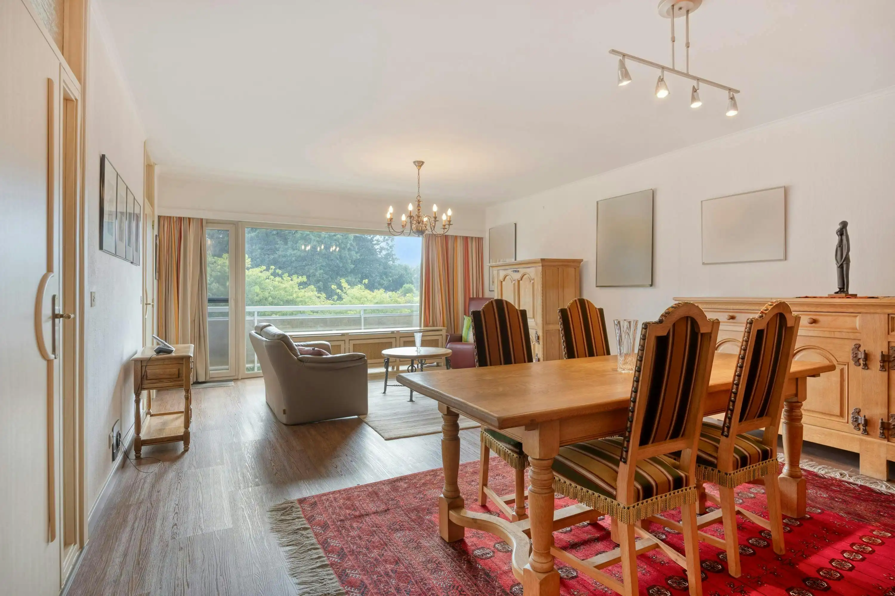 Ruim appartement te koop in Bazel foto 5