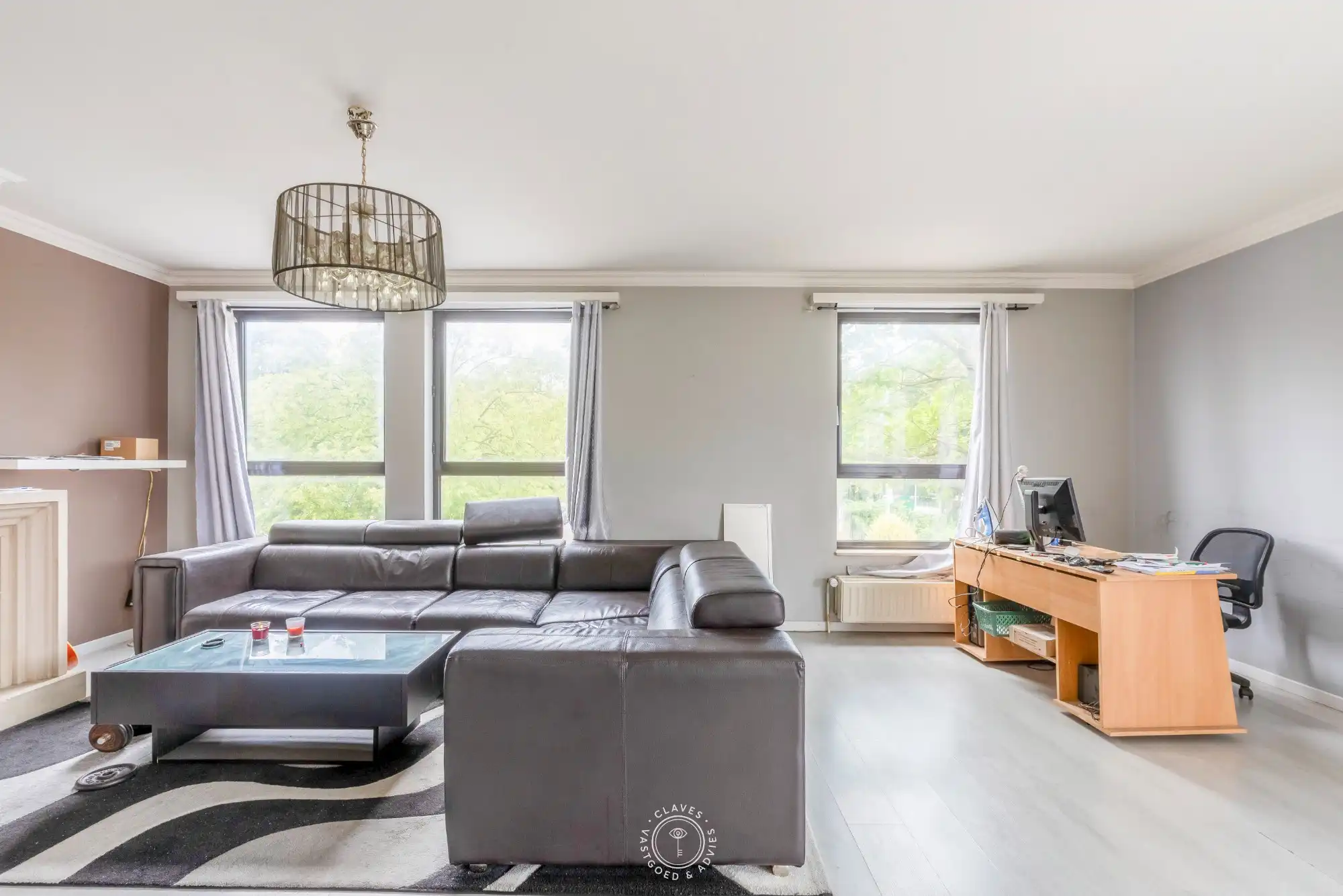 Lichtrijk tweeslaapkamerappartement met autostaanplaats op toplocatie foto 2