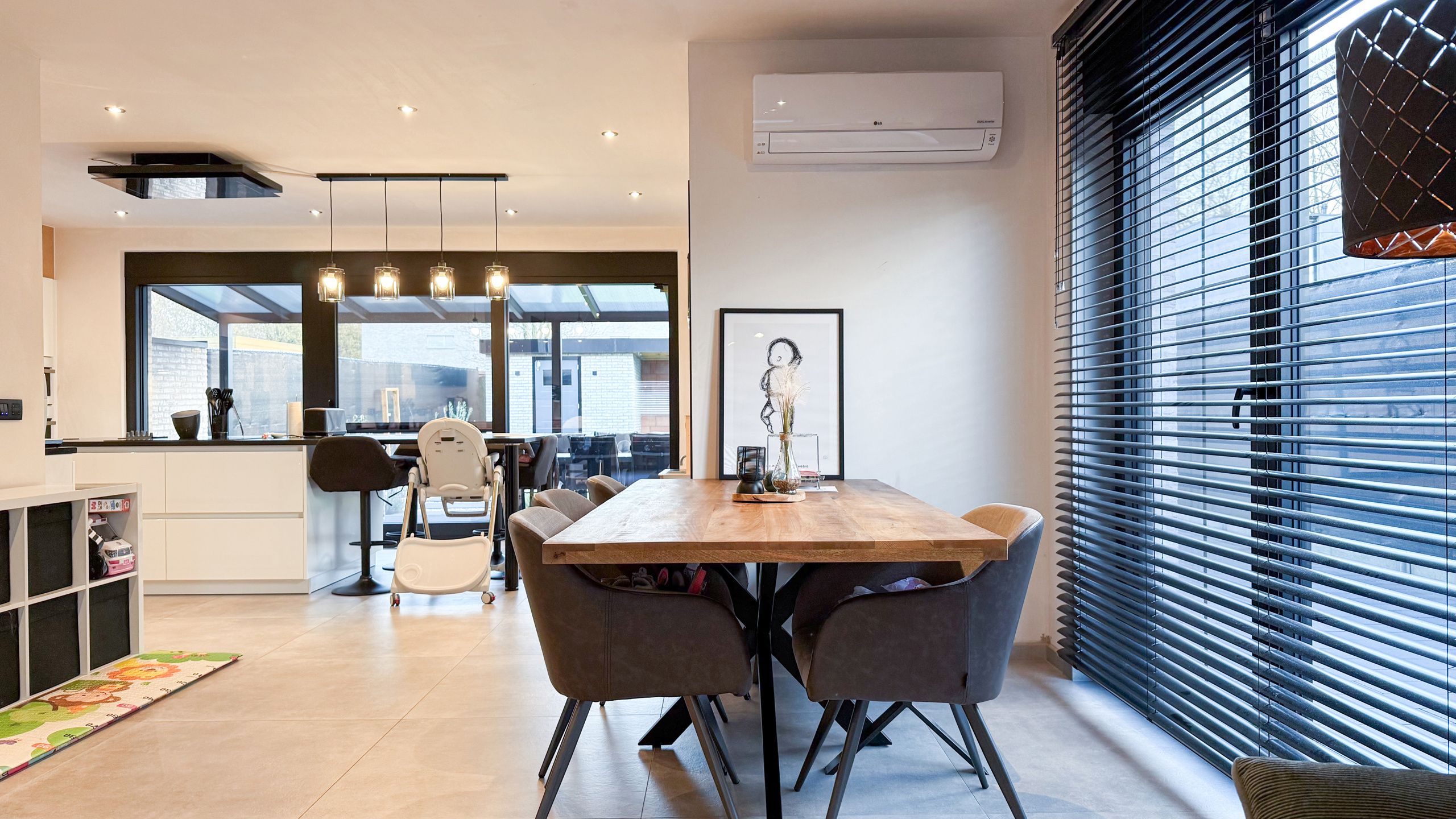 Moderne halfopen bebouwing (3 jaar oud) nabij E313 & E314! foto 7