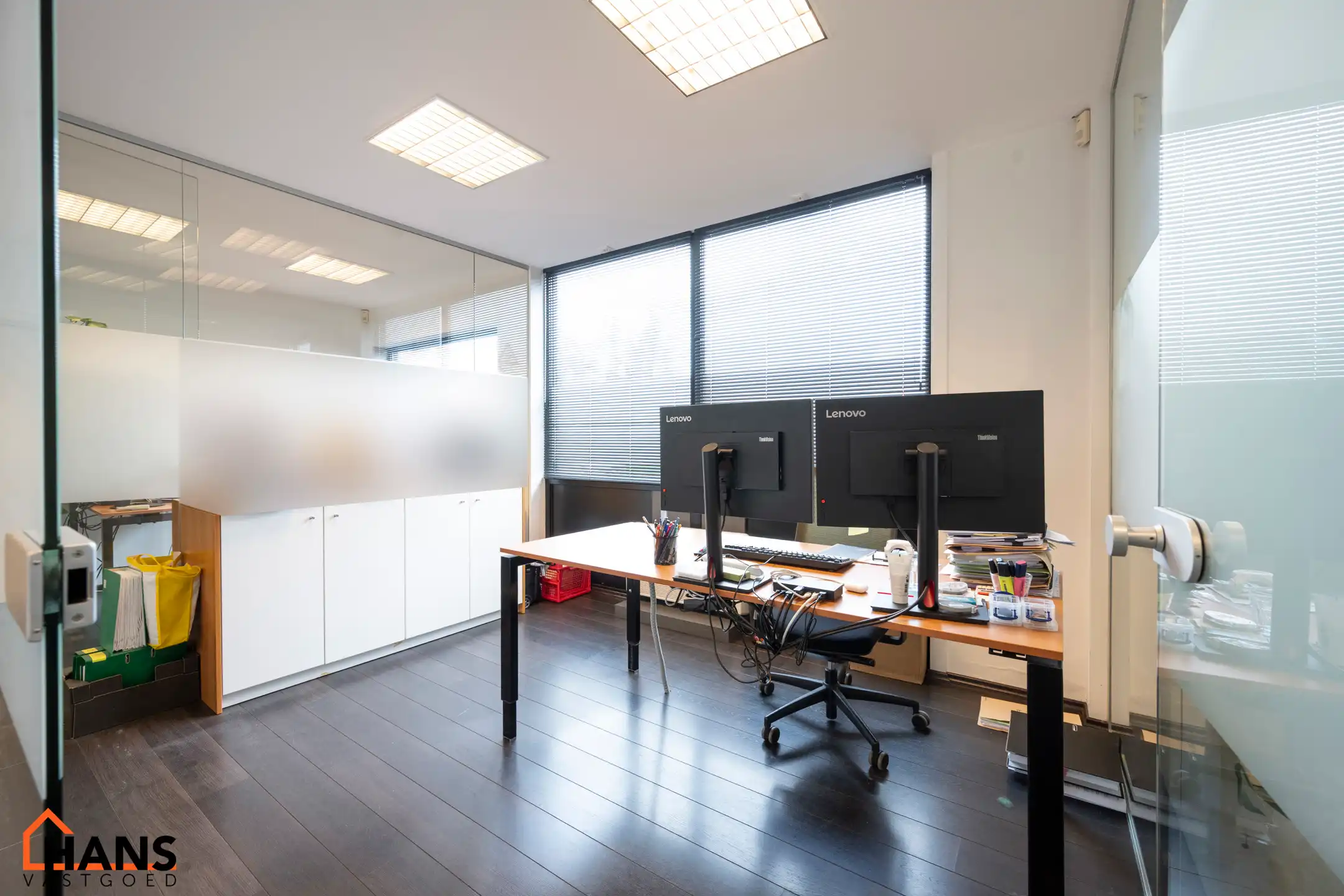 Ruim en praktisch ingedeeld kantoor met diverse mogelijkheden foto 10