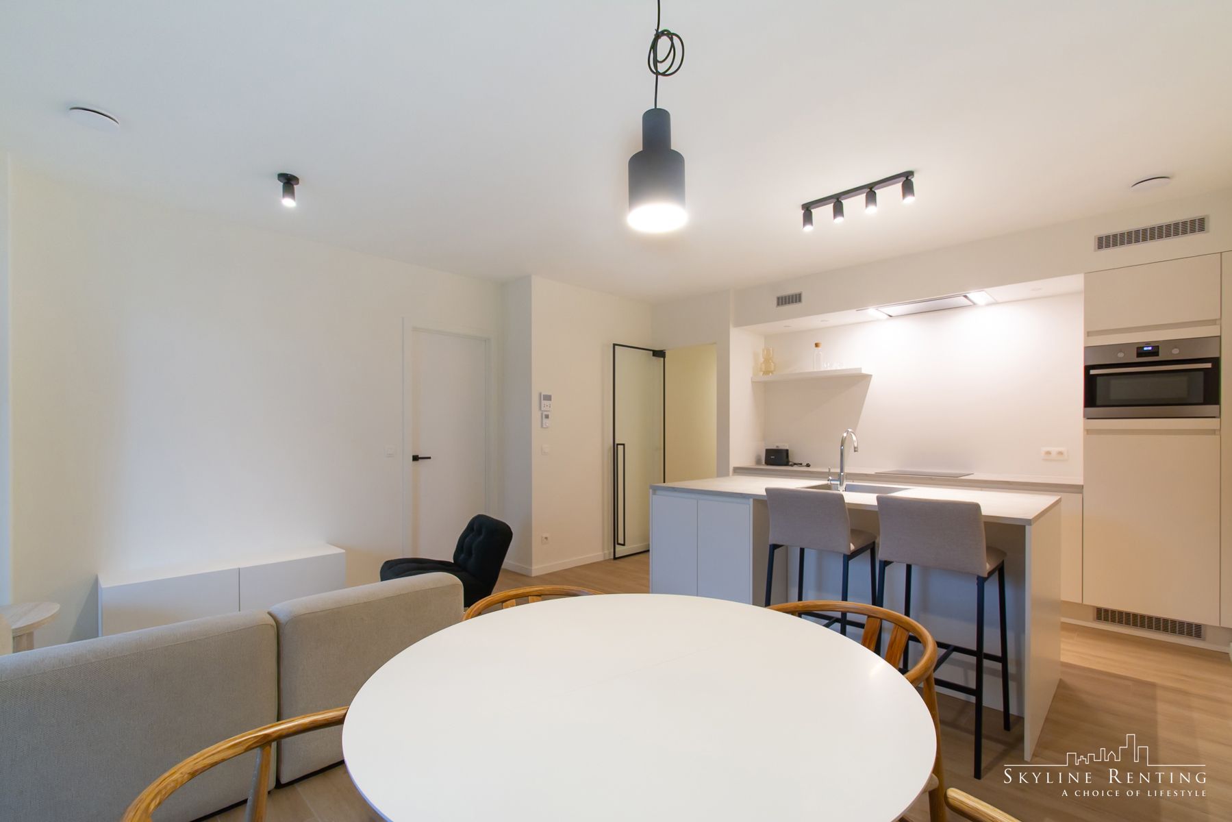 Gemeubeld 2 slpk (of 1 bureau) app. met mooi terrras foto 5