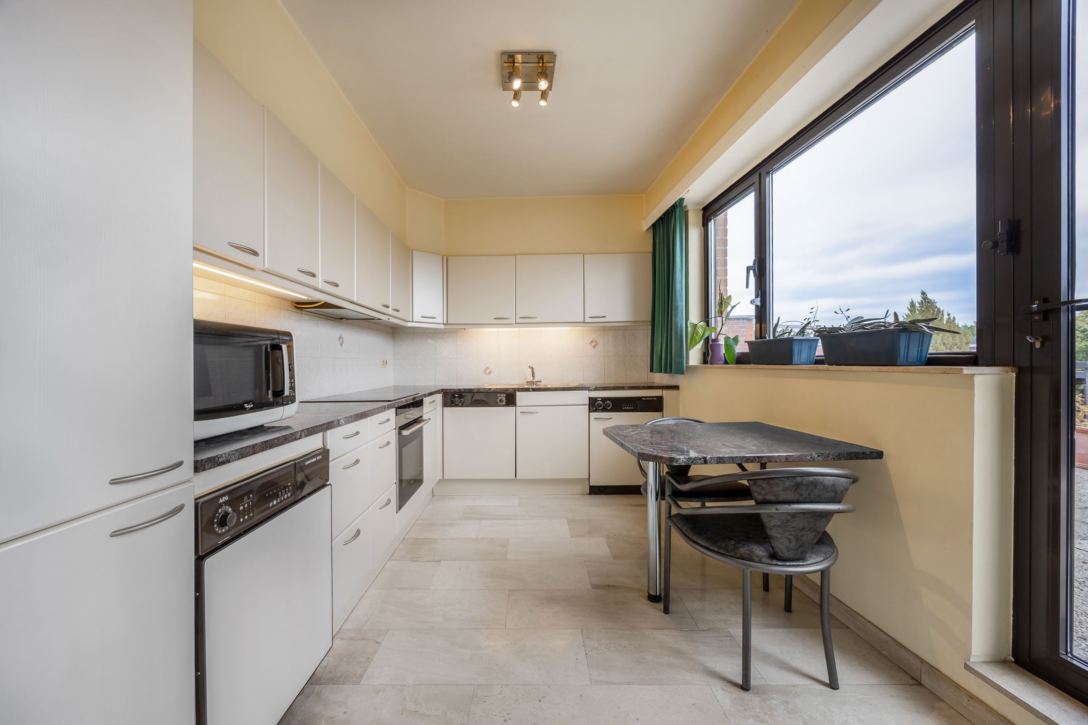 goed gelegen dakappartement met groot terras voor en achter en mooi uitzicht  foto 6
