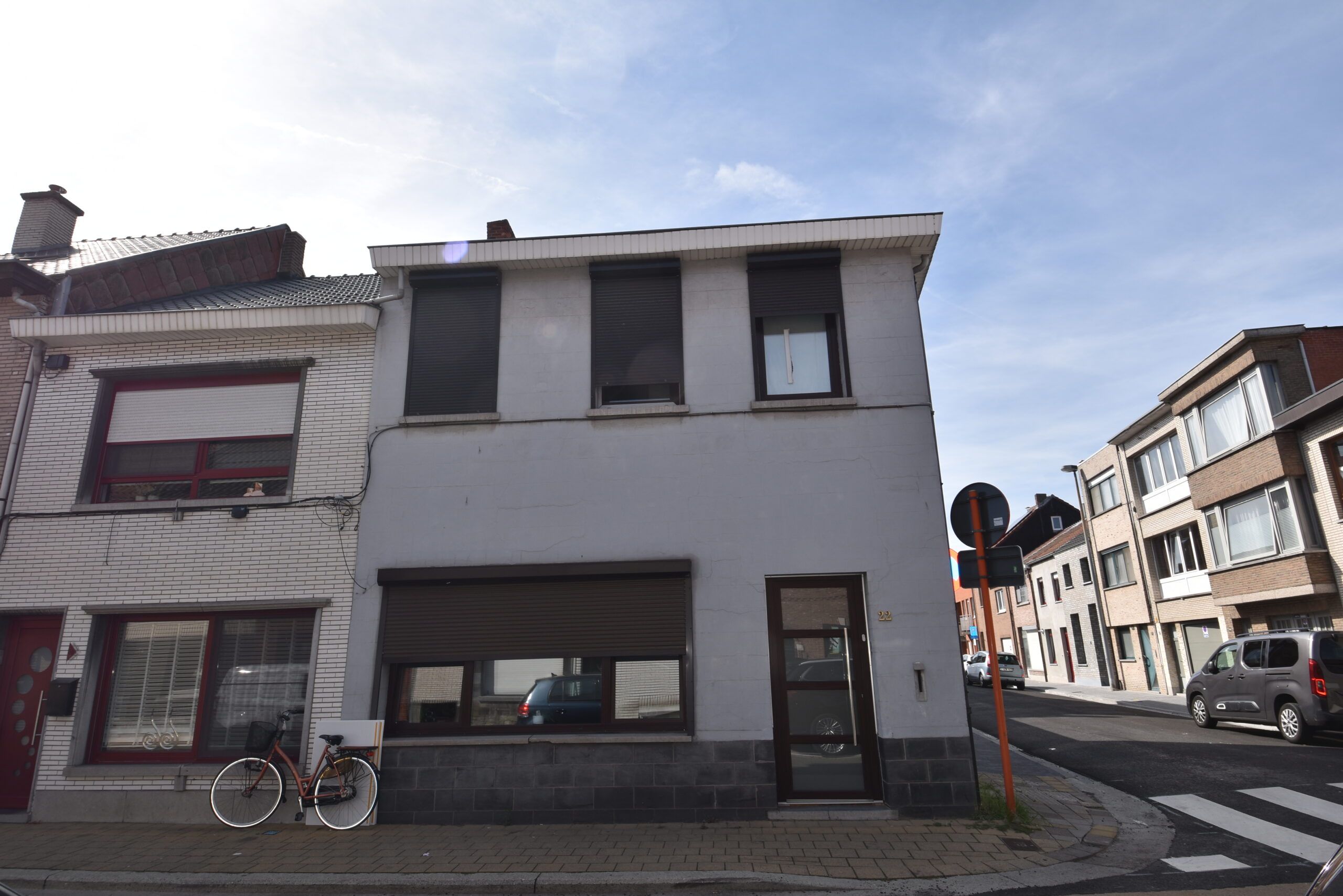 Zeer ruime, grotendeels gerenoveerde stadswoning foto 3