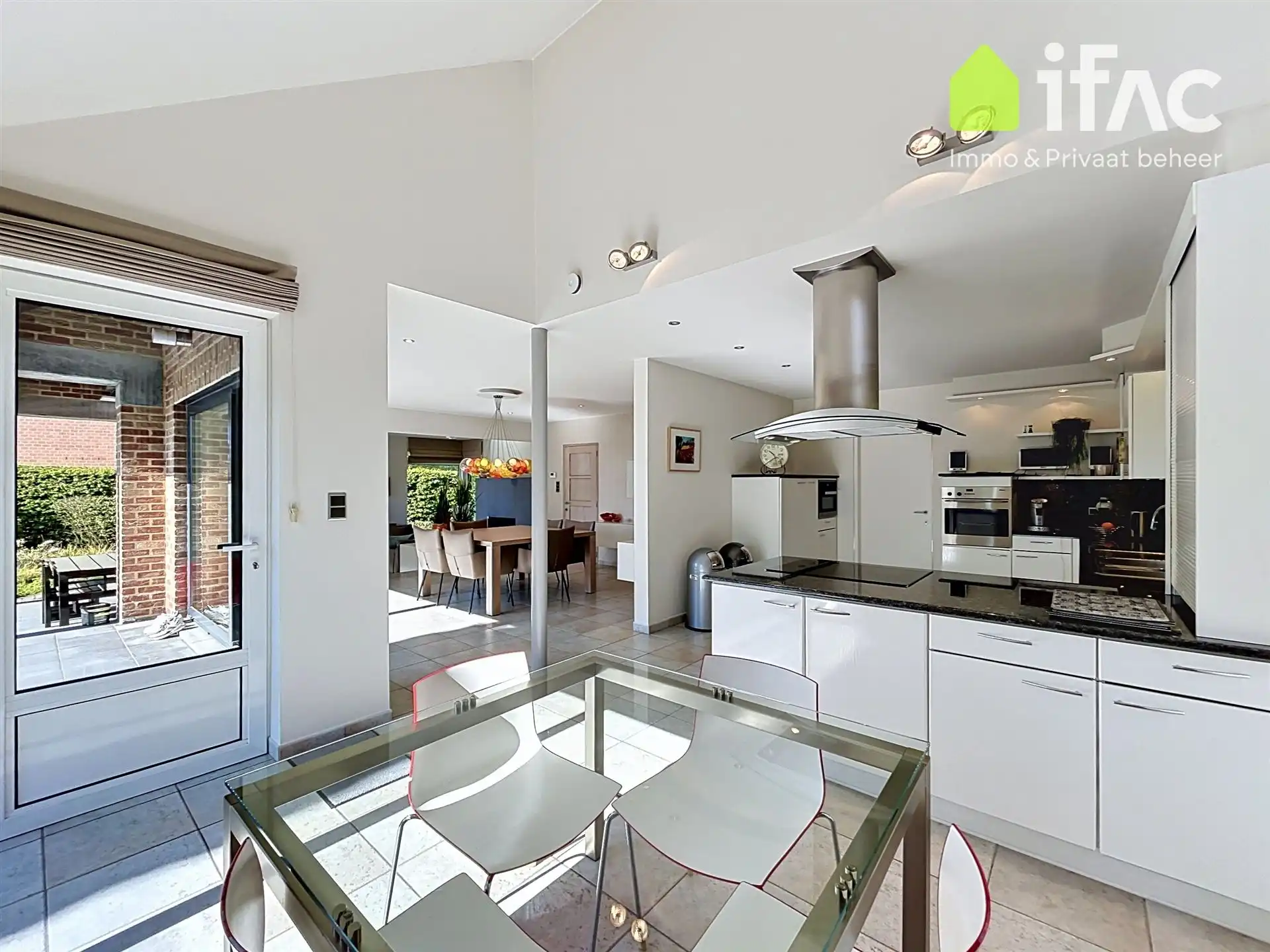 Ruime en energiezuinige villa op toplocatie foto 17