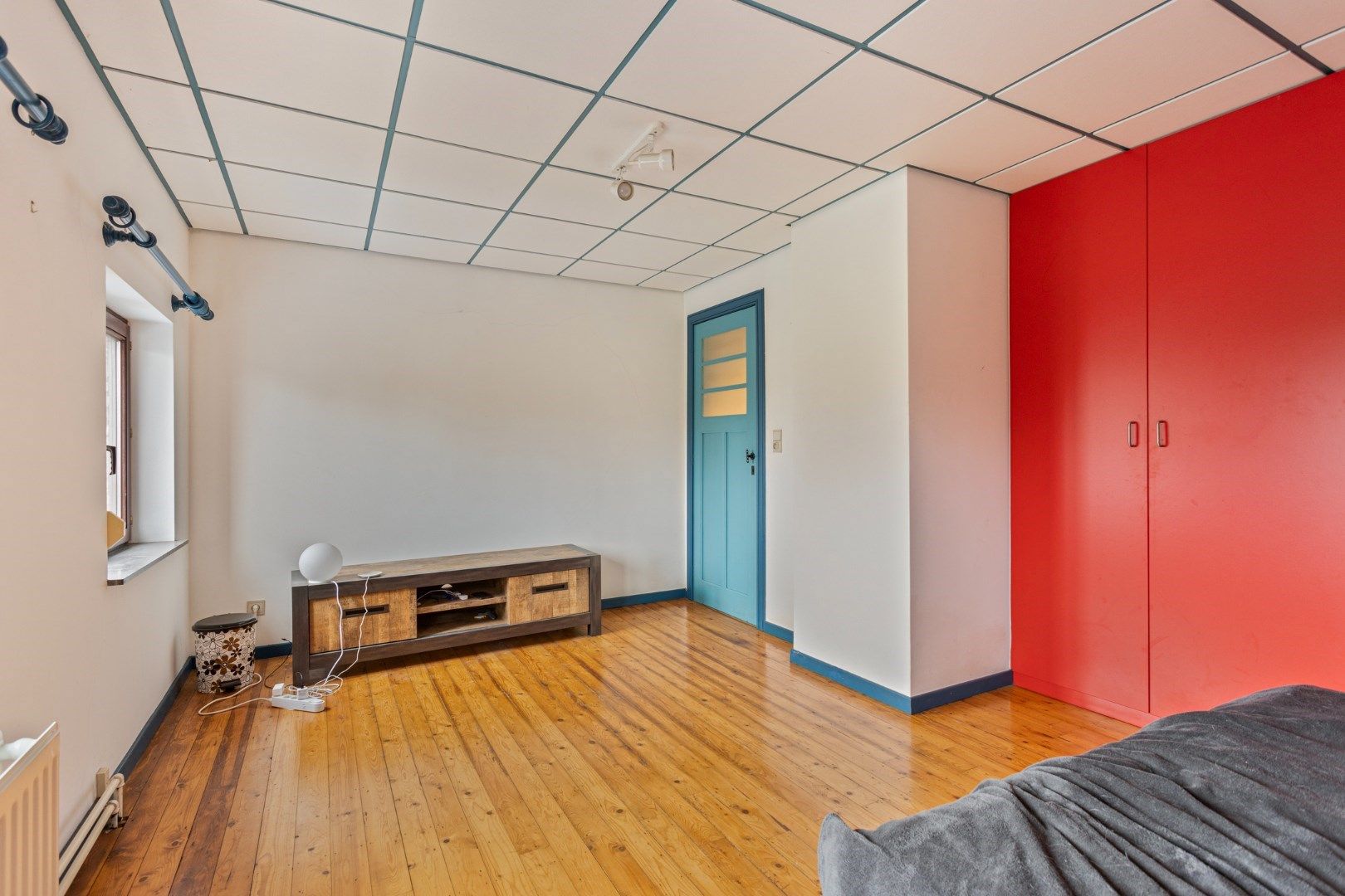 Verrassend ruime woning met knap terras en diepe tuin foto 23