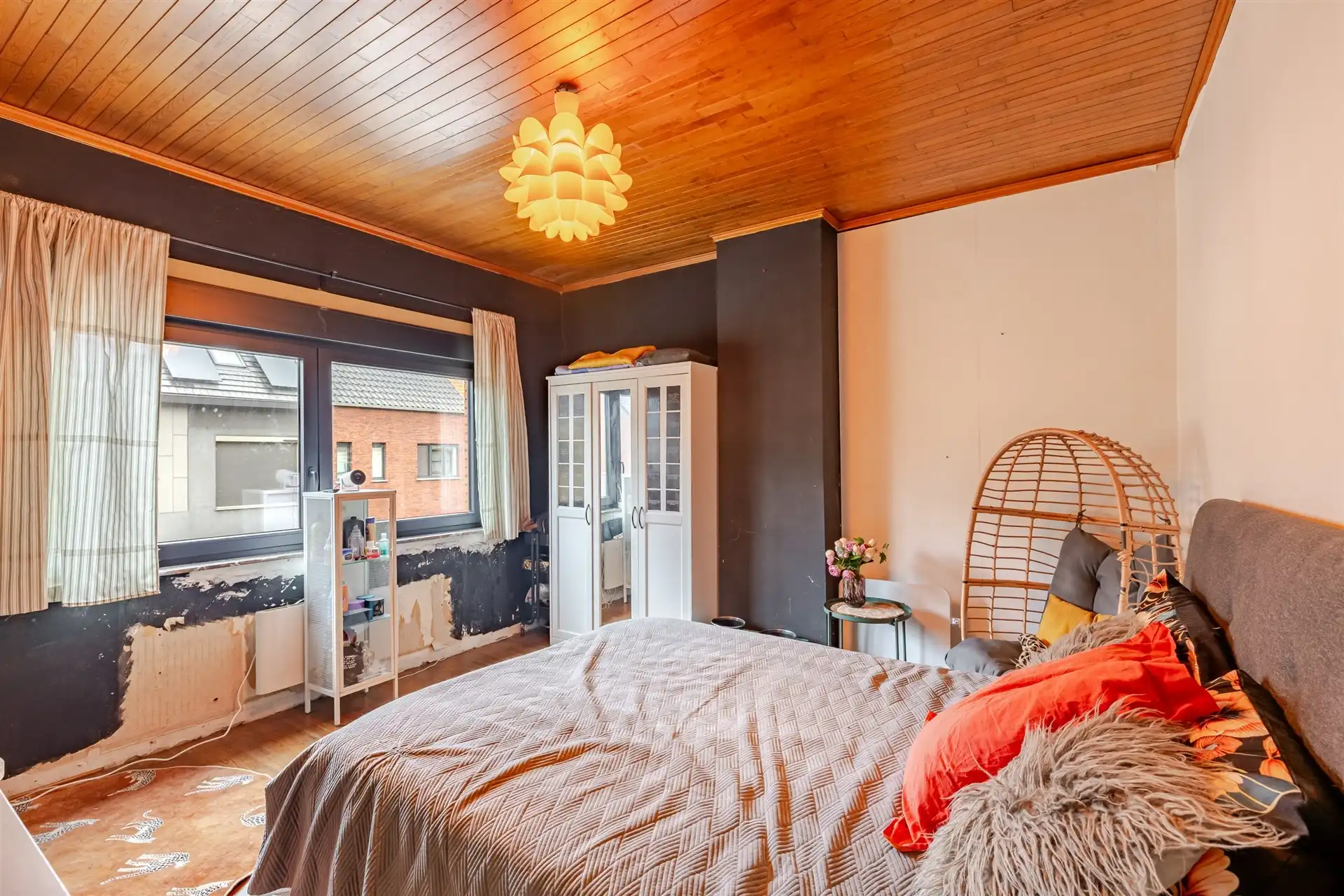 Verder te renoveren gezinswoning in Wetteren foto 9