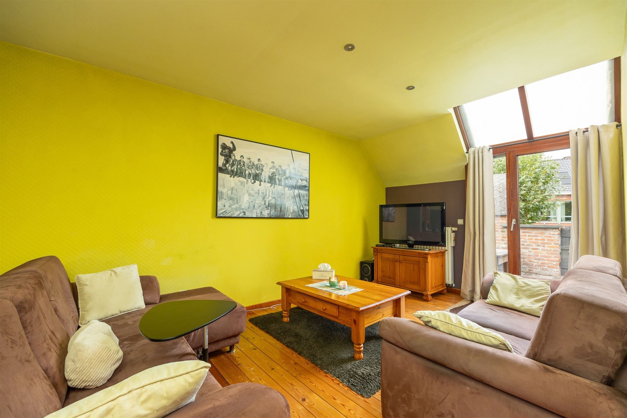 Ruime woonst, polyvalente ruimte, studio en garage foto 2