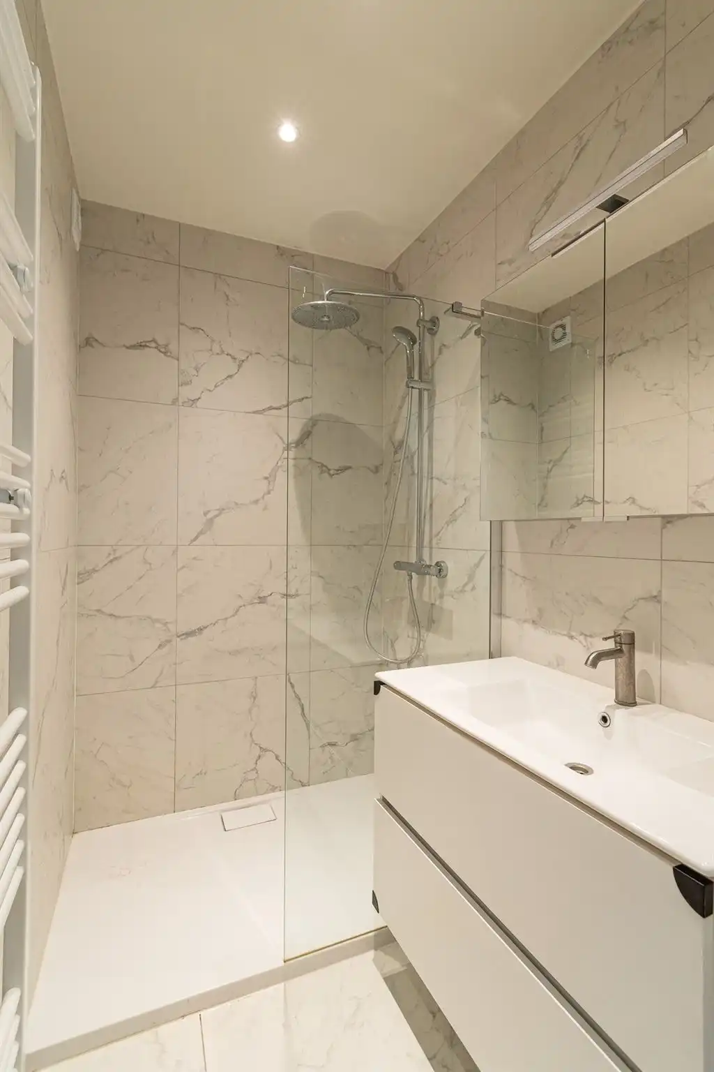 Gerenoveerd appartement met gezellig terras  foto 6