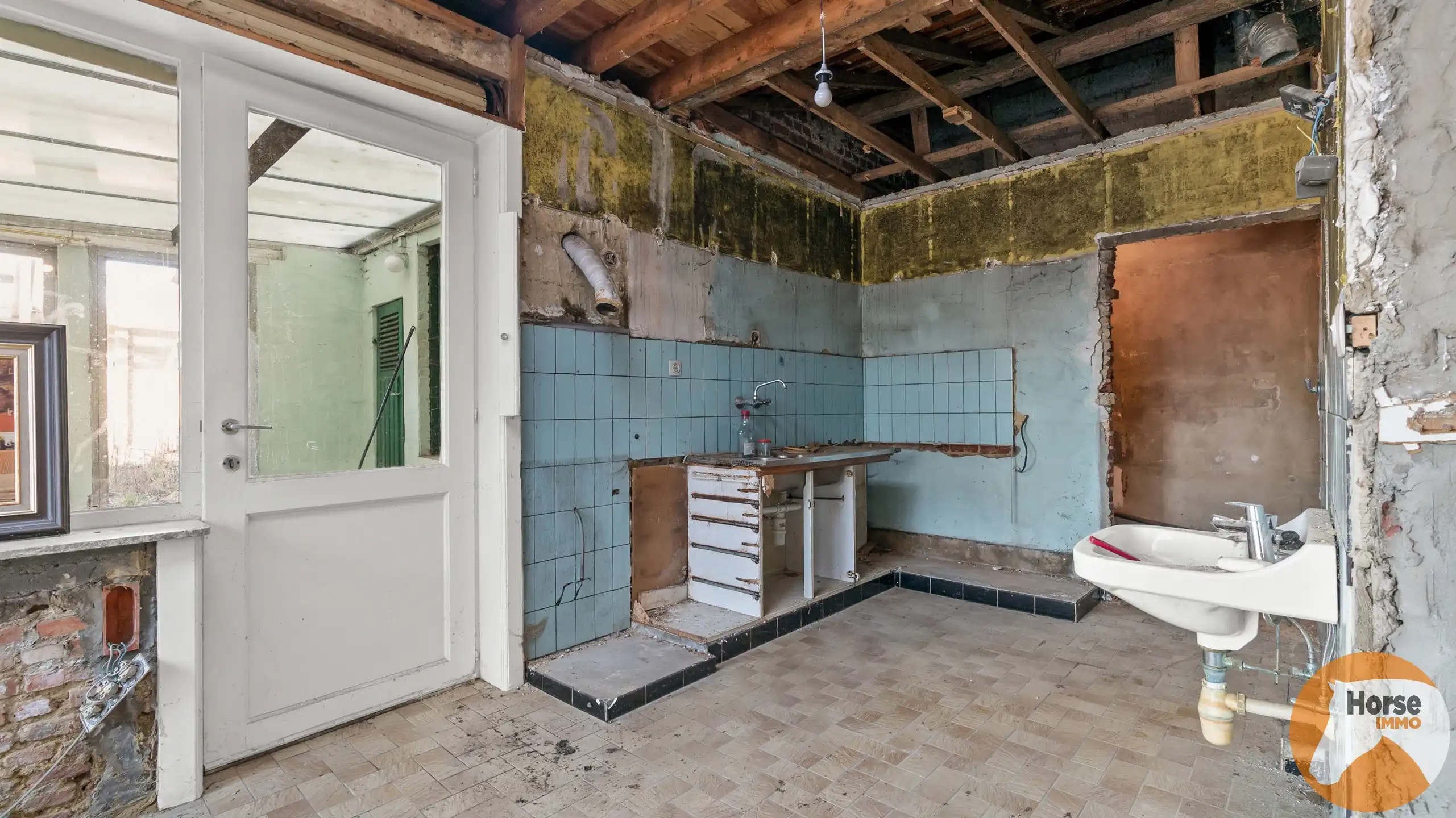 BAMBRUGGE – Landelijke woning met weide en schuur  foto 5