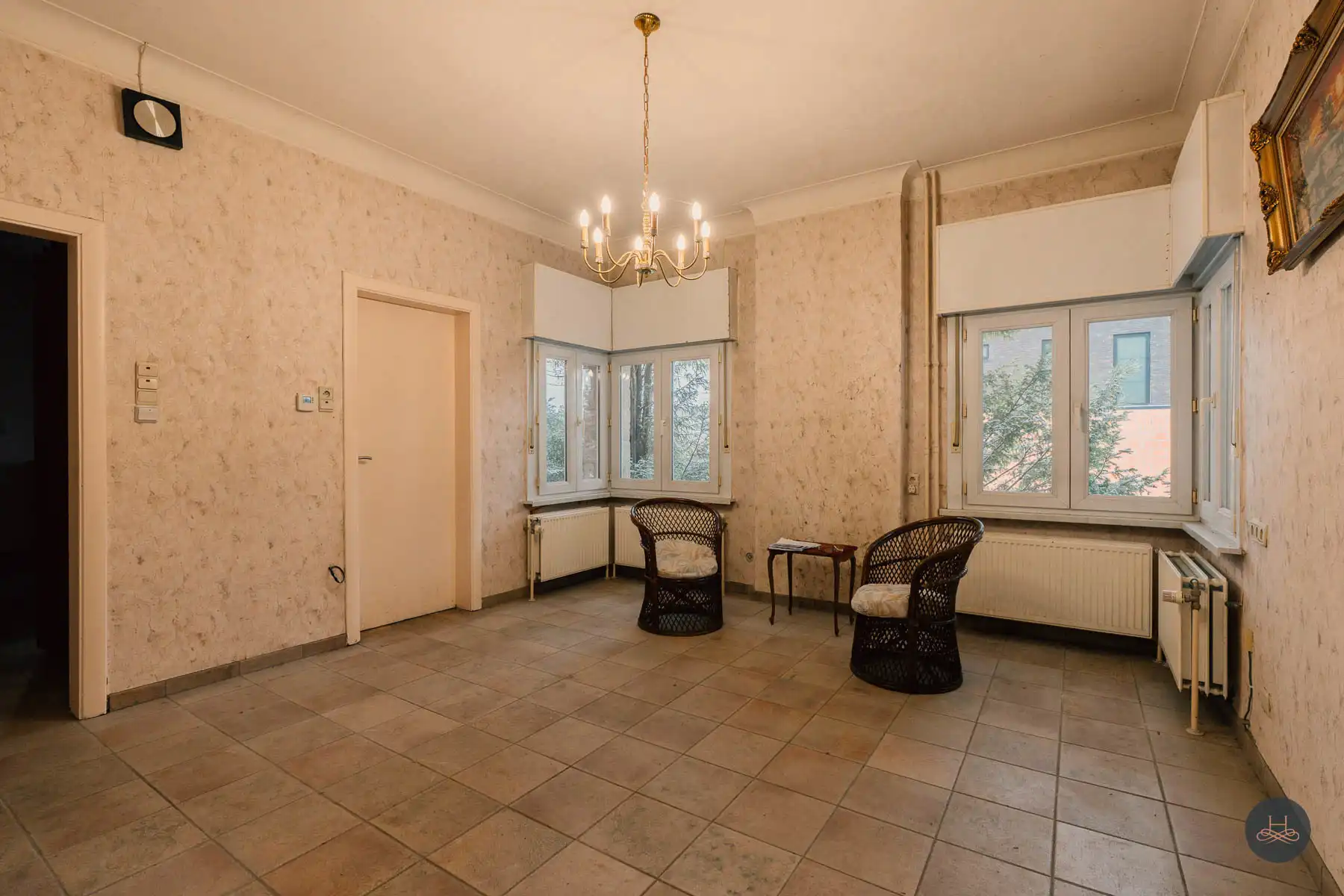 Riante woning met 5 slaapkamers op een uniek perceel.  foto 9