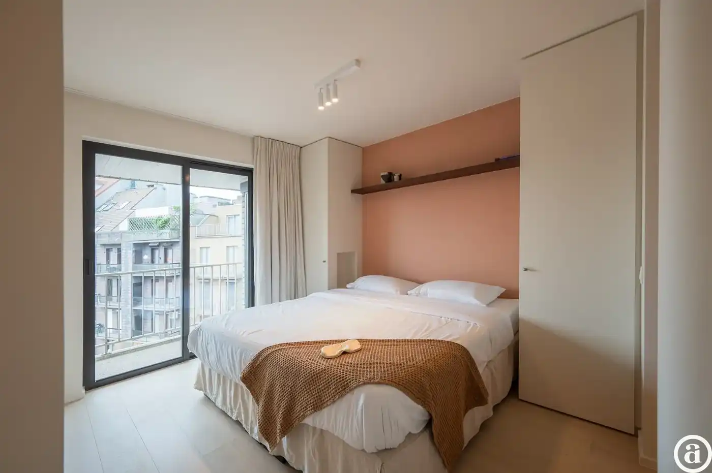 Stijlvol gerenoveerd 3-slaapkamerappartement op topligging in hartje Knokke. foto 15