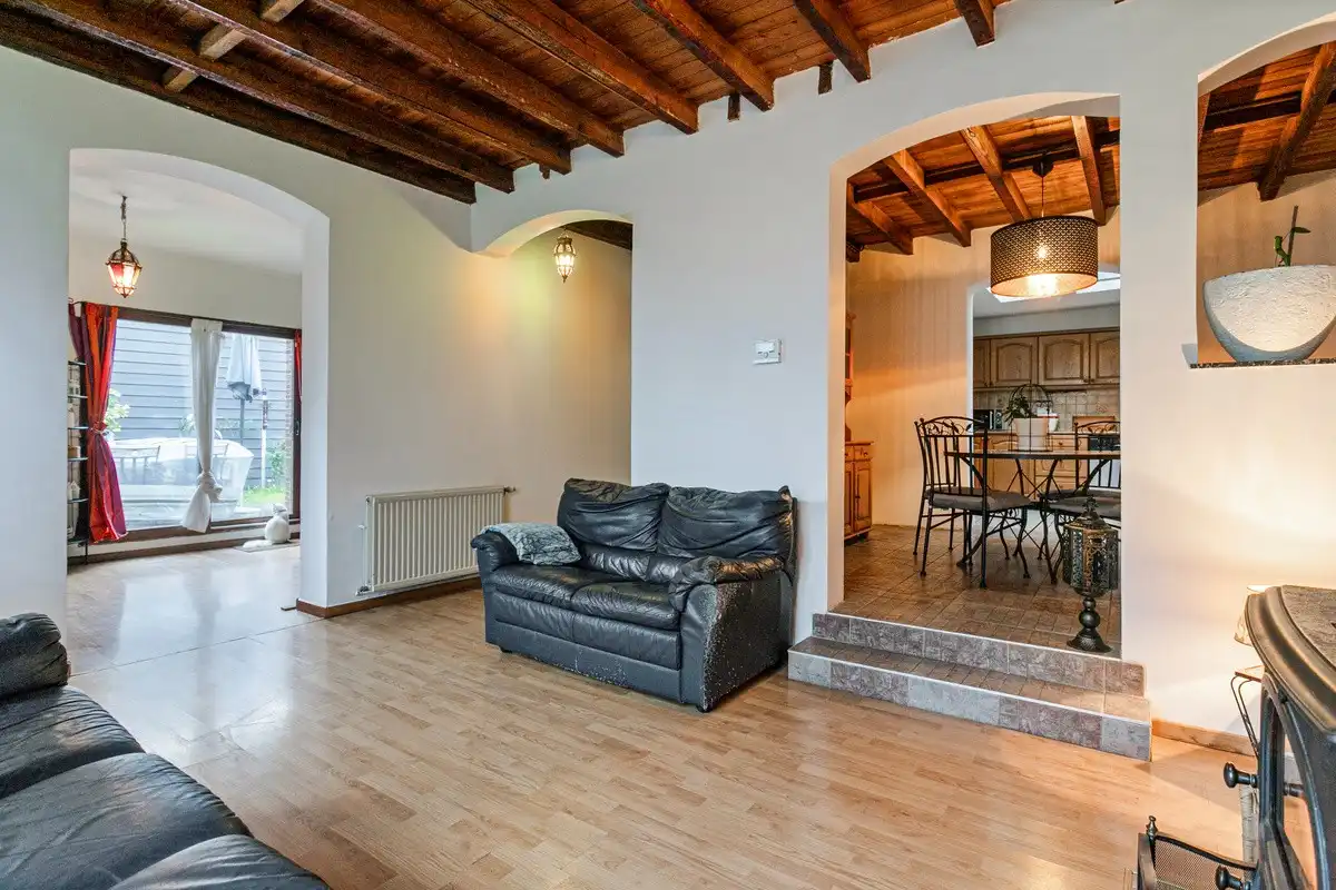 Charmante en rustig gelegen 3-gevel woning met tuin foto 3