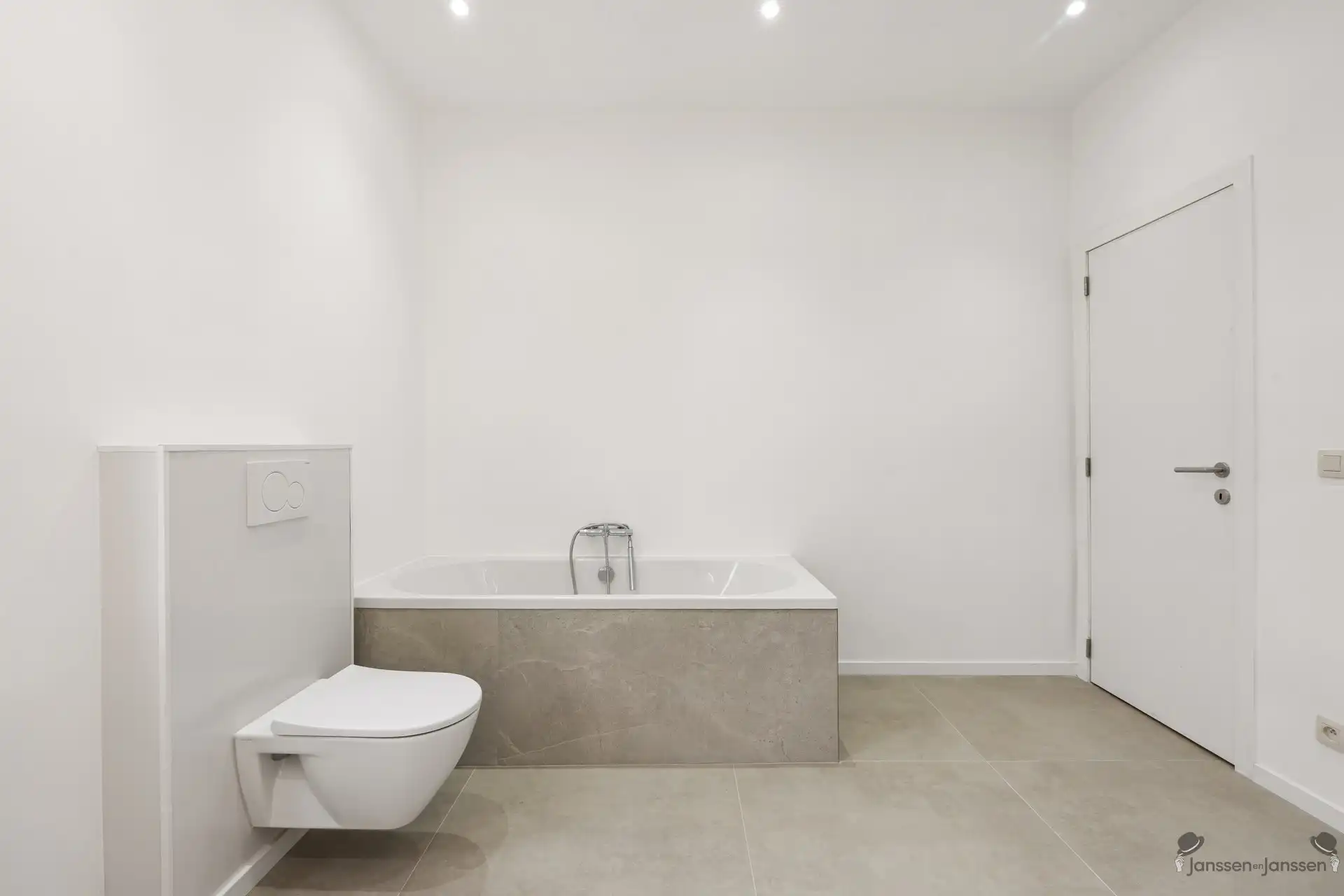 gerenoveerde woning met tuin foto 16