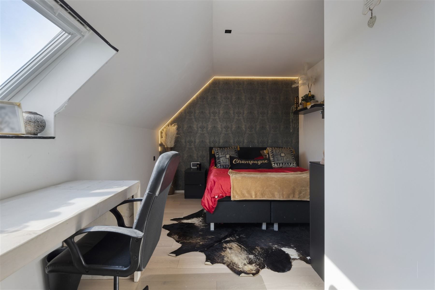 Zeer recente nieuwbouwwoning met garage en 4 slaapkamers foto 21