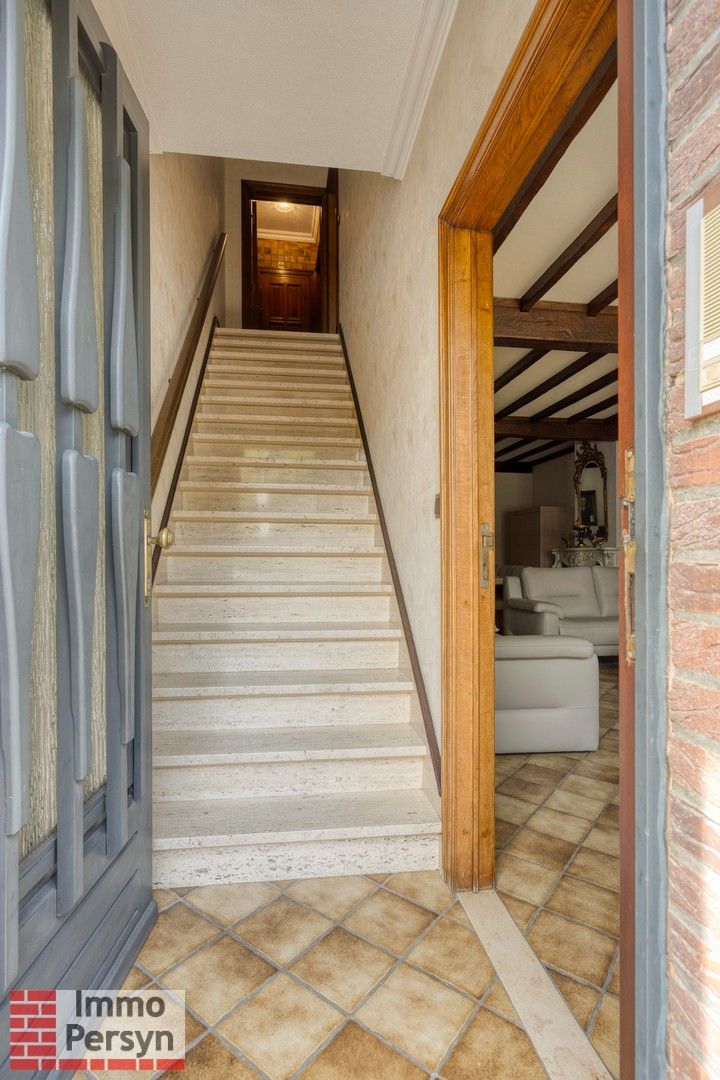 Zeer ruime, op te frissen woning met uitzicht op de Rozenkransweg – centrum Scherpenheuvel. Geen renovatieplicht! foto 2