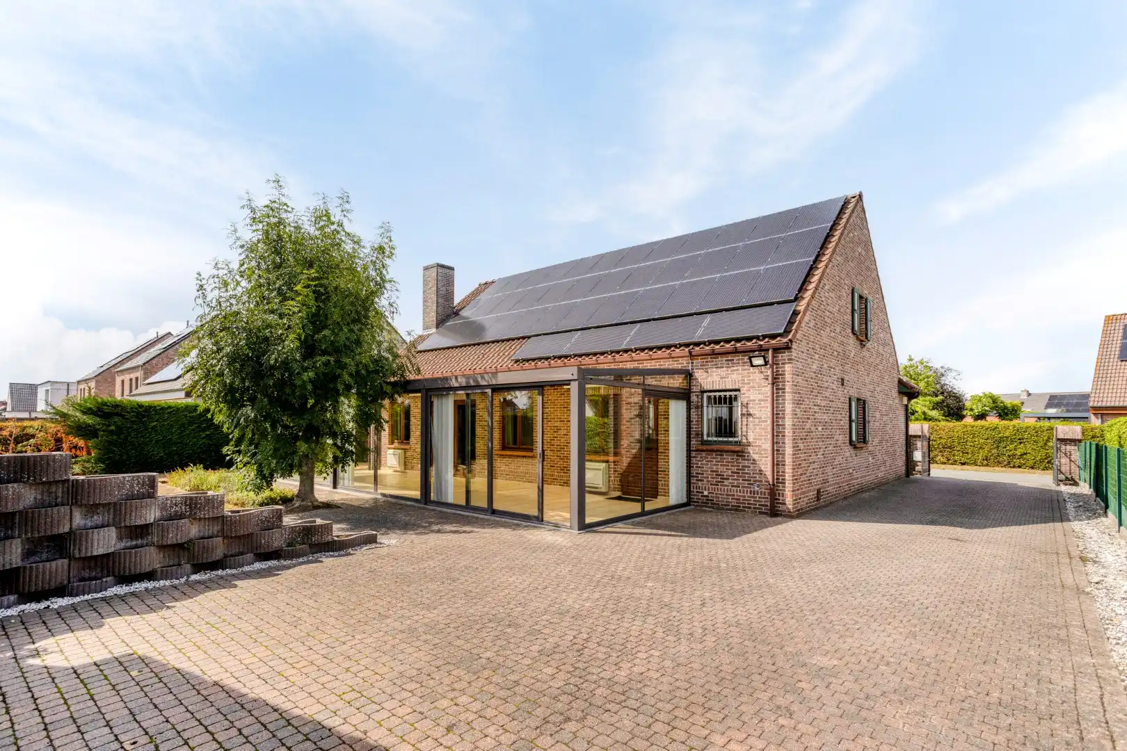 Degelijke villa in rustige buurt op 750 m²! foto 19