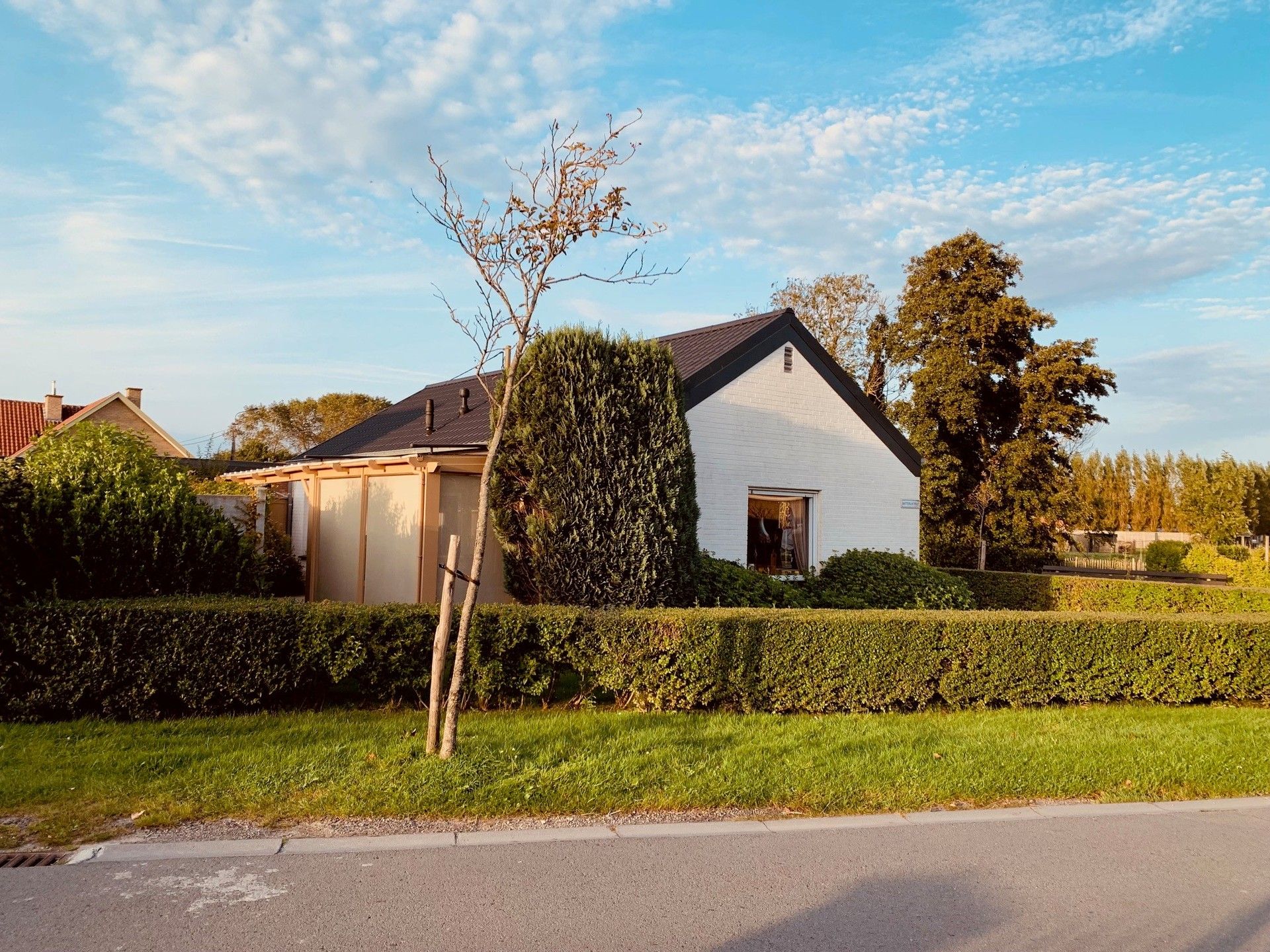 Te renoveren bungalow gelegen in de Vosseslag - De Haan. foto 12