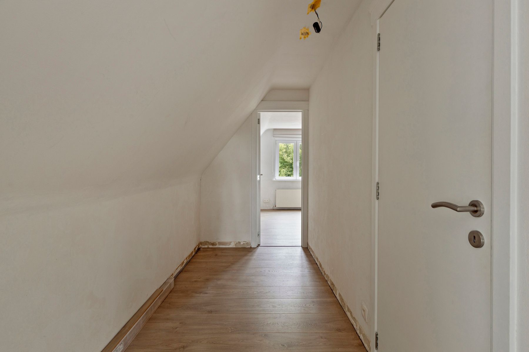 Mooie 4 gevel woning te koop! foto 23