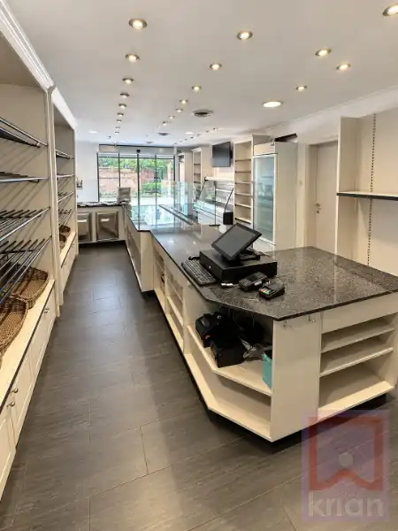 Instapklare ingerichte bakkerijwinkel met opslagplaats/magazijn foto 5