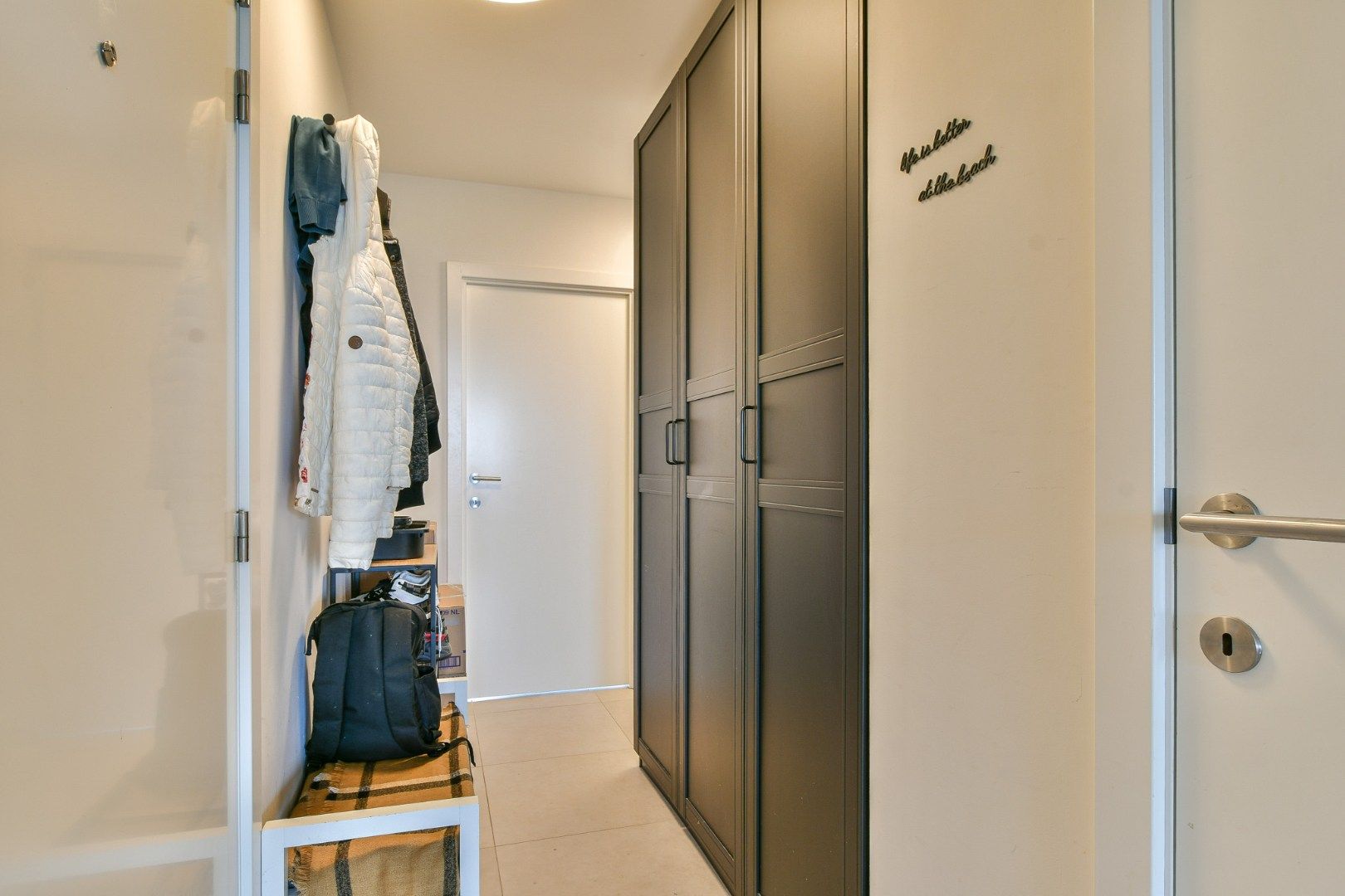 Modern 2-slaapkamerappartement op de derde verdieping met terras nabij duinen en strand, De Haan foto 17