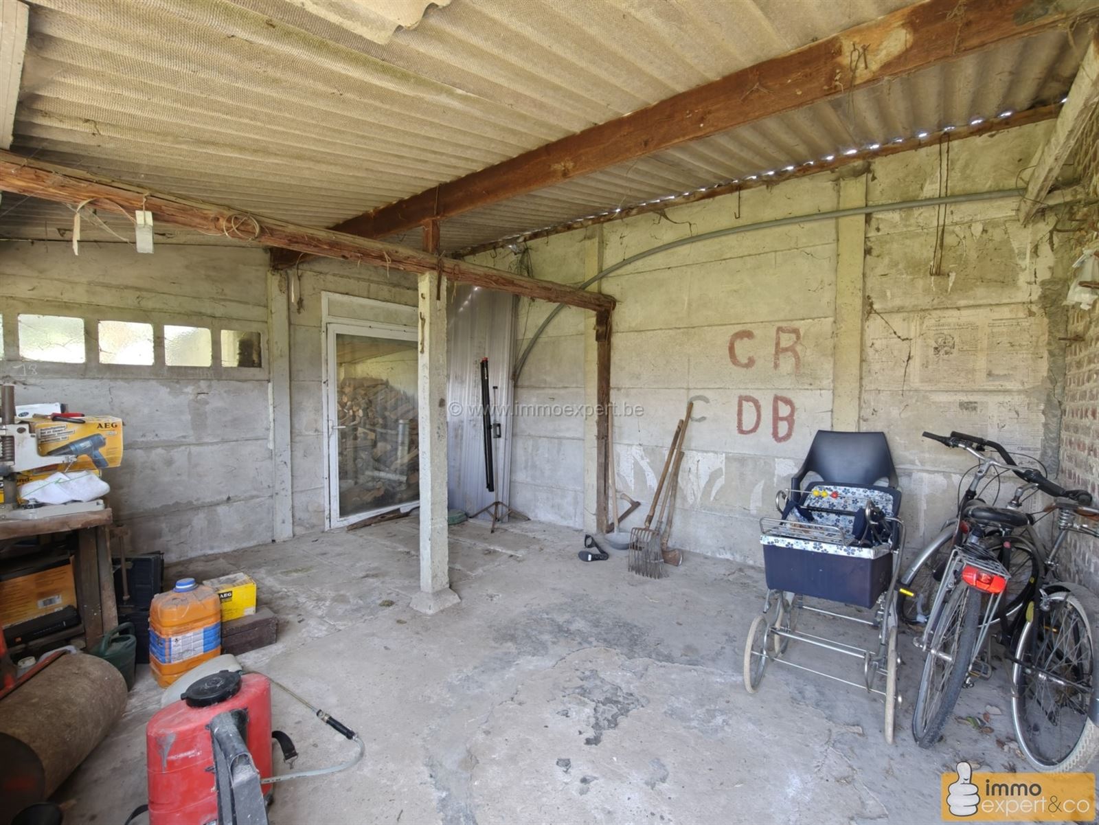 LIEDEKERKE: Landelijk gelegen te renoveren woning foto 12