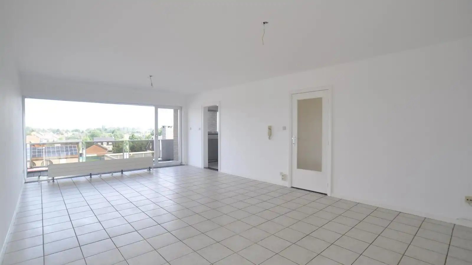 Ruim appartement te koop in Residentie Capricornus te Rekem foto 2