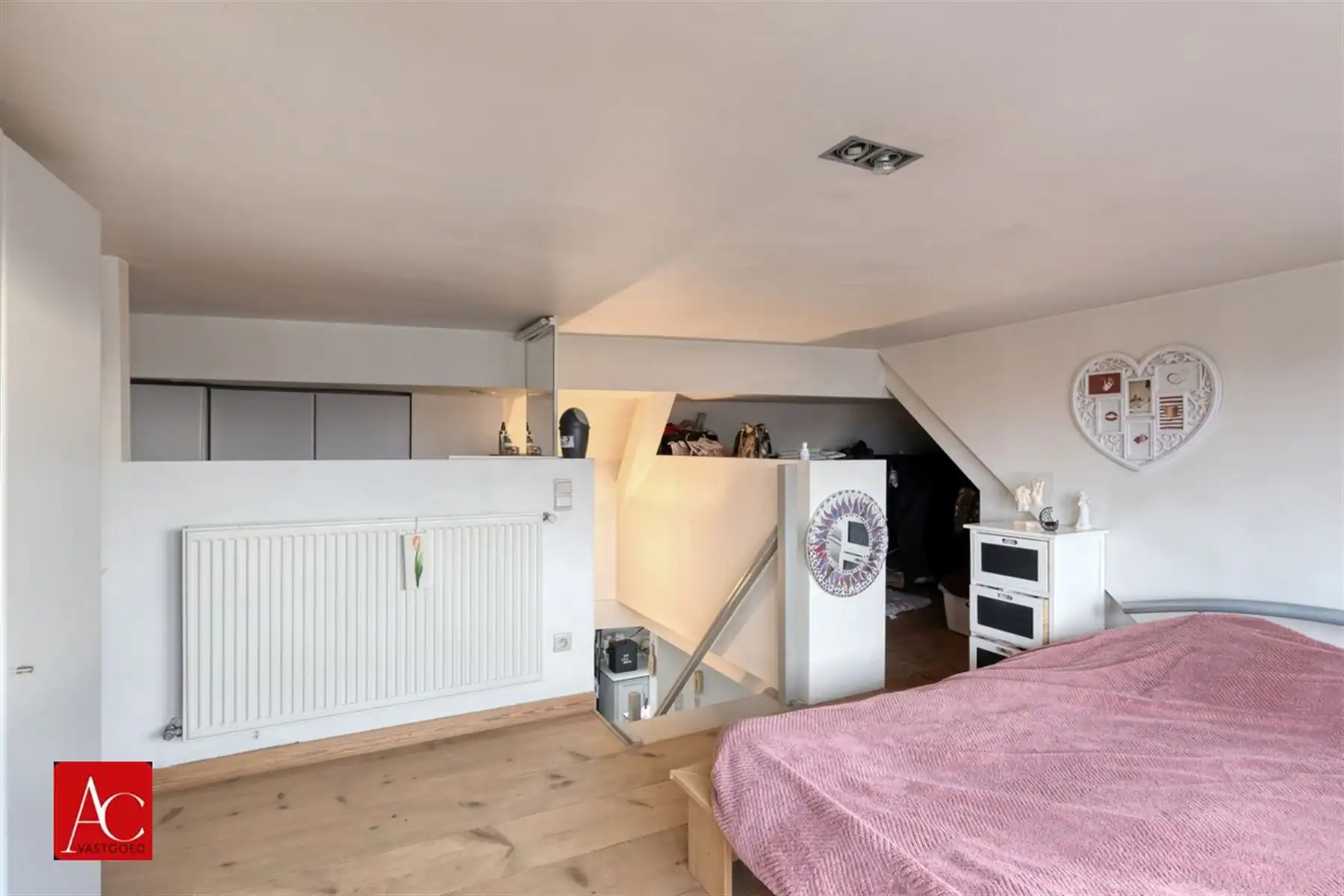 Appartementsgebouw bestaande uit 3 eenheden foto 13