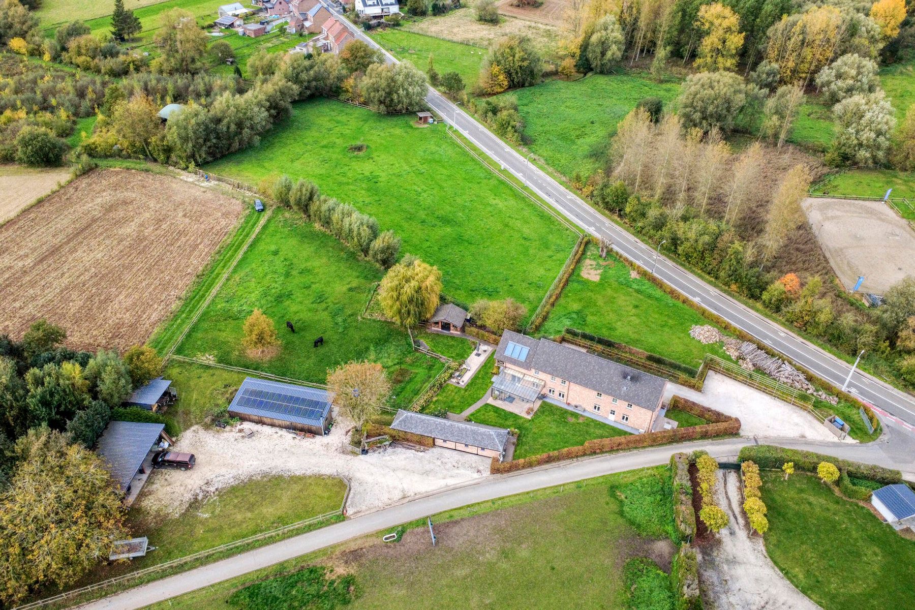 Exclusief landgoed op een adembenemend domein van 62are  foto {{pictureIndex}}