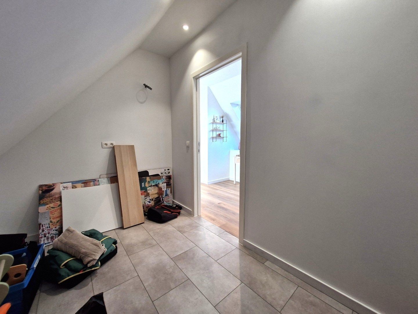Zeer groot (129 m²), volledig gerenoveerd duplexappartement te Westkapelle foto 18