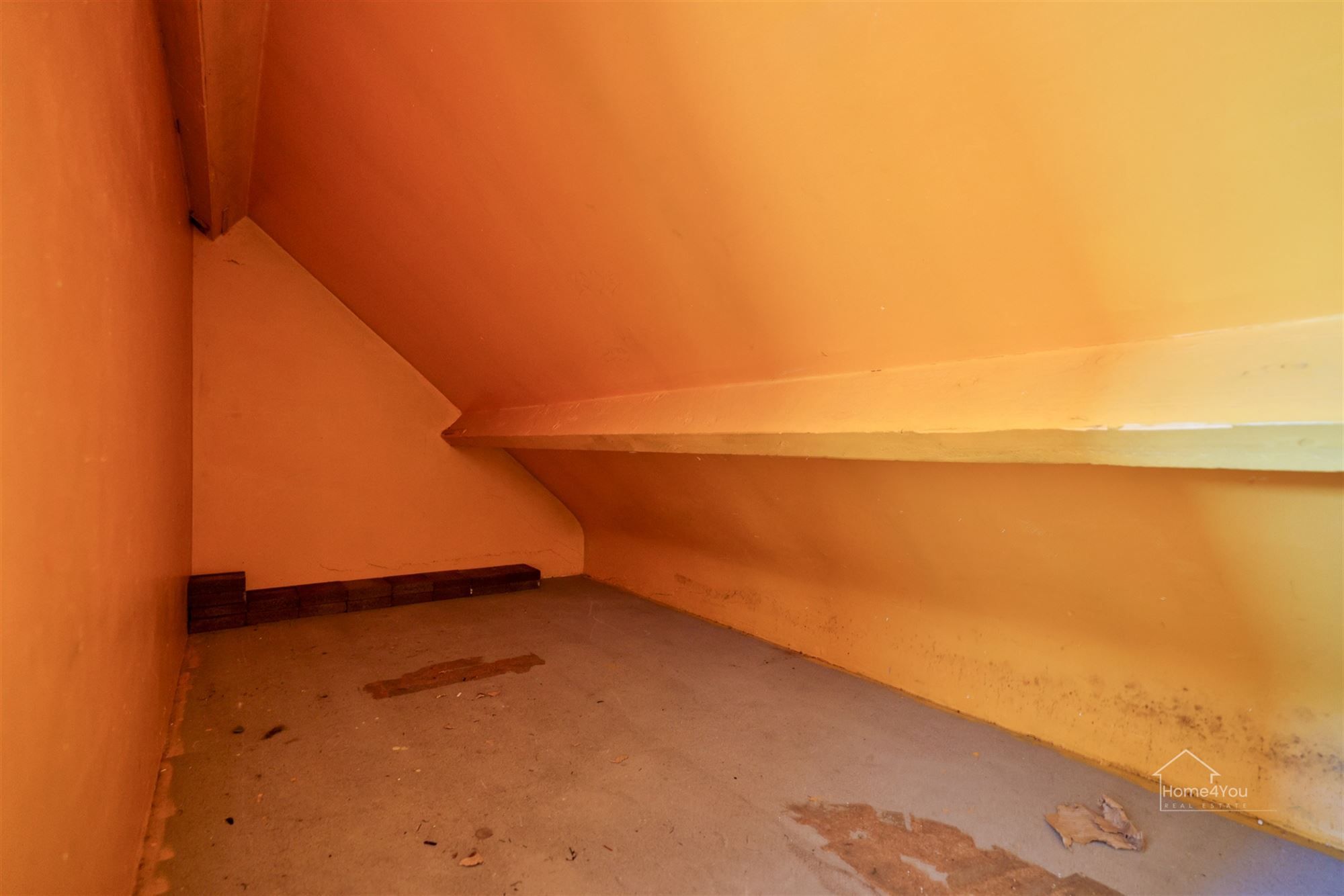 Opbrengsteigendom met 2 vergunde app. en garages foto 28