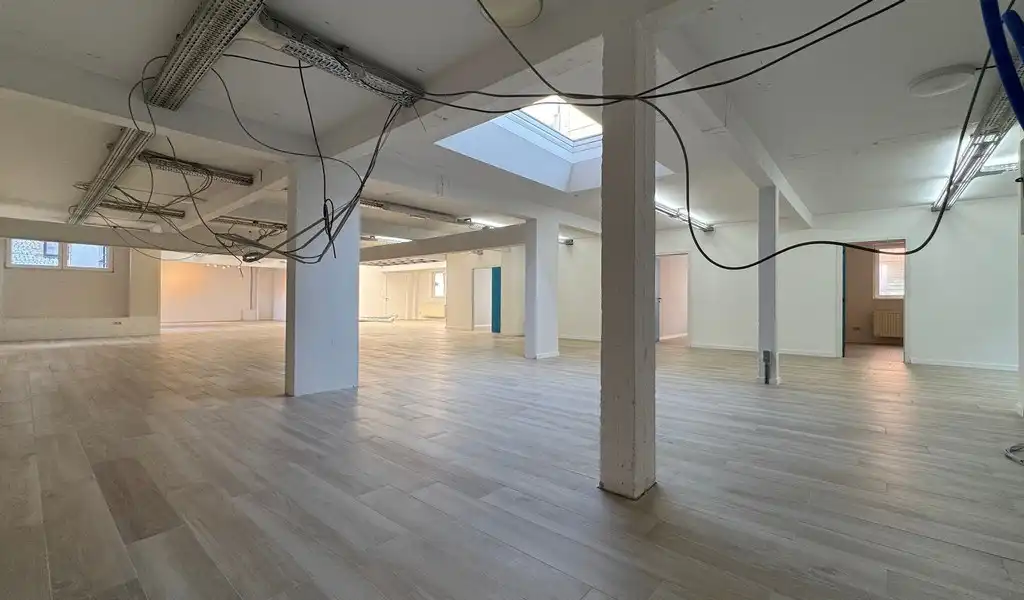 Vernieuwde kantoren te huur vlakbij Eilandje in Antwerpen foto 4