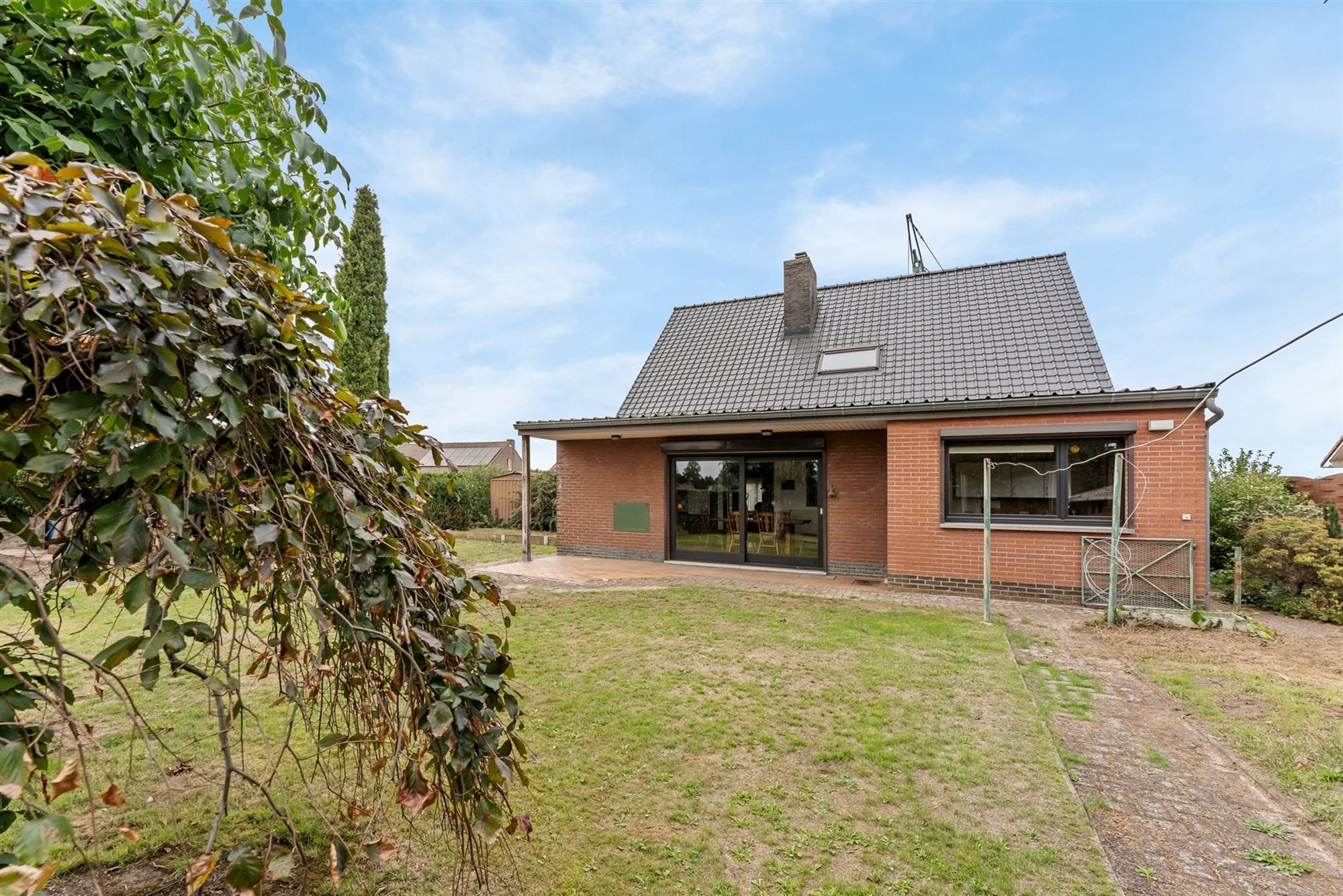 OP TE FRISSEN WONING MET 4 SLAAPKAMERS RUSTIG GELEGEN OP EEN PERCEEL VAN 7A41CA TE PAAL foto 30