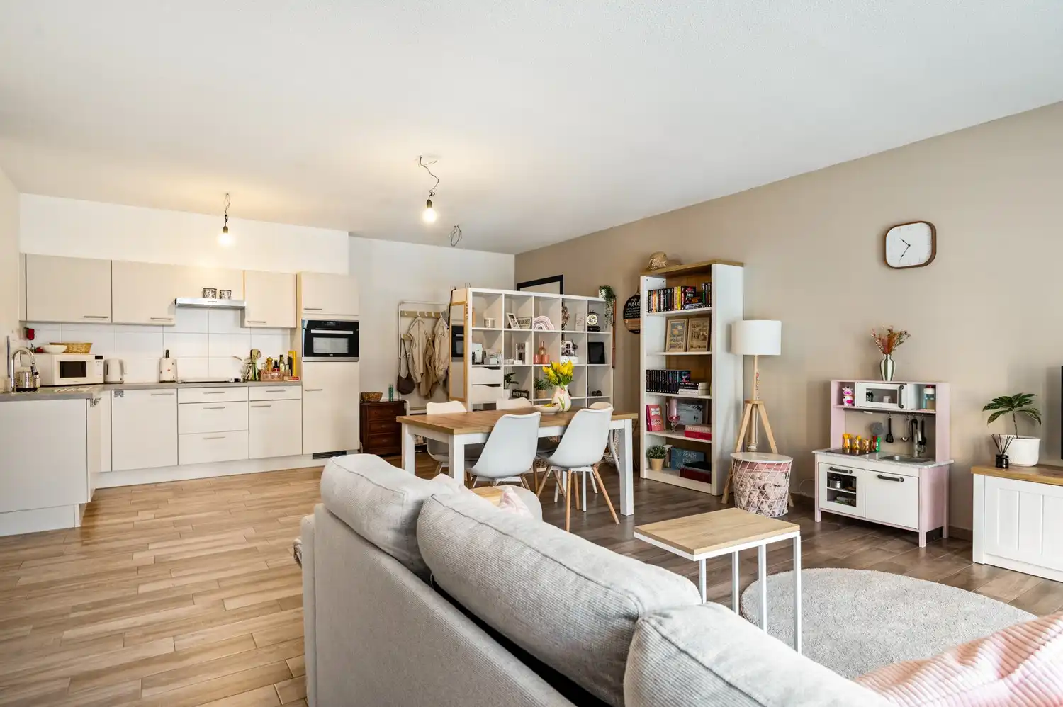 Instapklaar appartement met 2 slaapkamers! foto 4